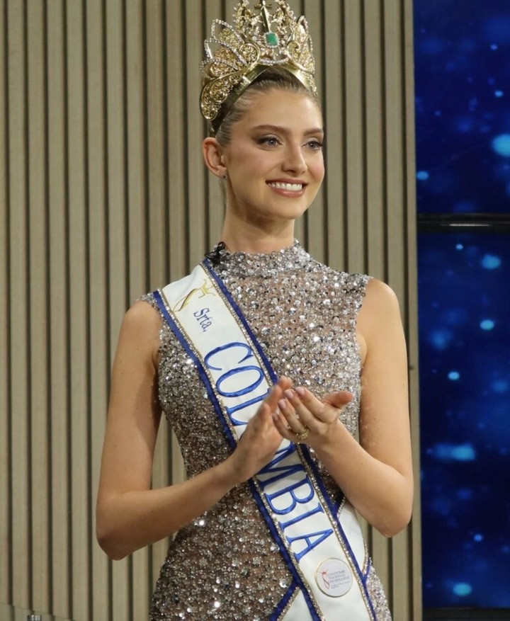 Tân Hoa hậu Quốc tế 2025: Cao 1m8, thạo 3 ngôn ngữ, nhan sắc được ví như búp bê- Ảnh 10.