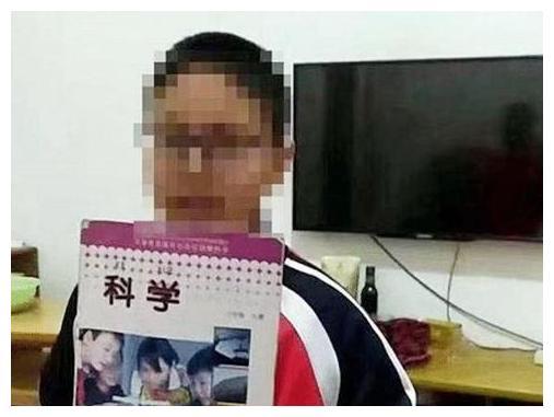 Cậu bé 11 tuổi ra đi mãi mãi khi phụ huynh vắng nhà, cha vô tình tìm được bức tranh con vẽ, vội vàng báo cảnh sát- Ảnh 1.