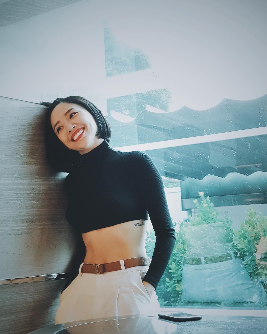 Tóc Tiên xoá hình xăm đôi với người yêu cũ- Ảnh 5. Tóc Tiên xoá hình xăm đôi với người yêu cũ- Ảnh 5.