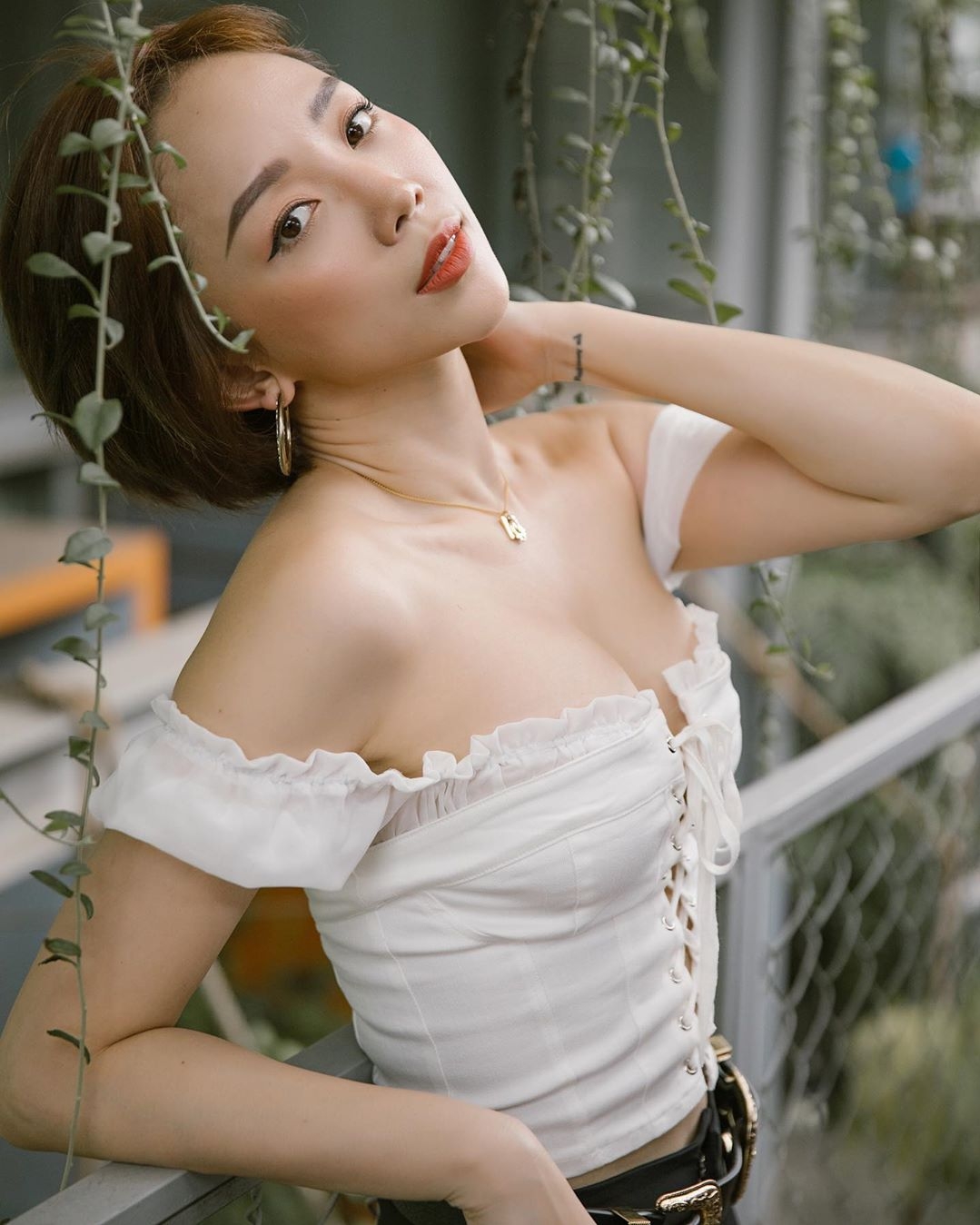 Tóc Tiên xoá hình xăm đôi với người yêu cũ- Ảnh 3. Tóc Tiên xoá hình xăm đôi với người yêu cũ- Ảnh 3.