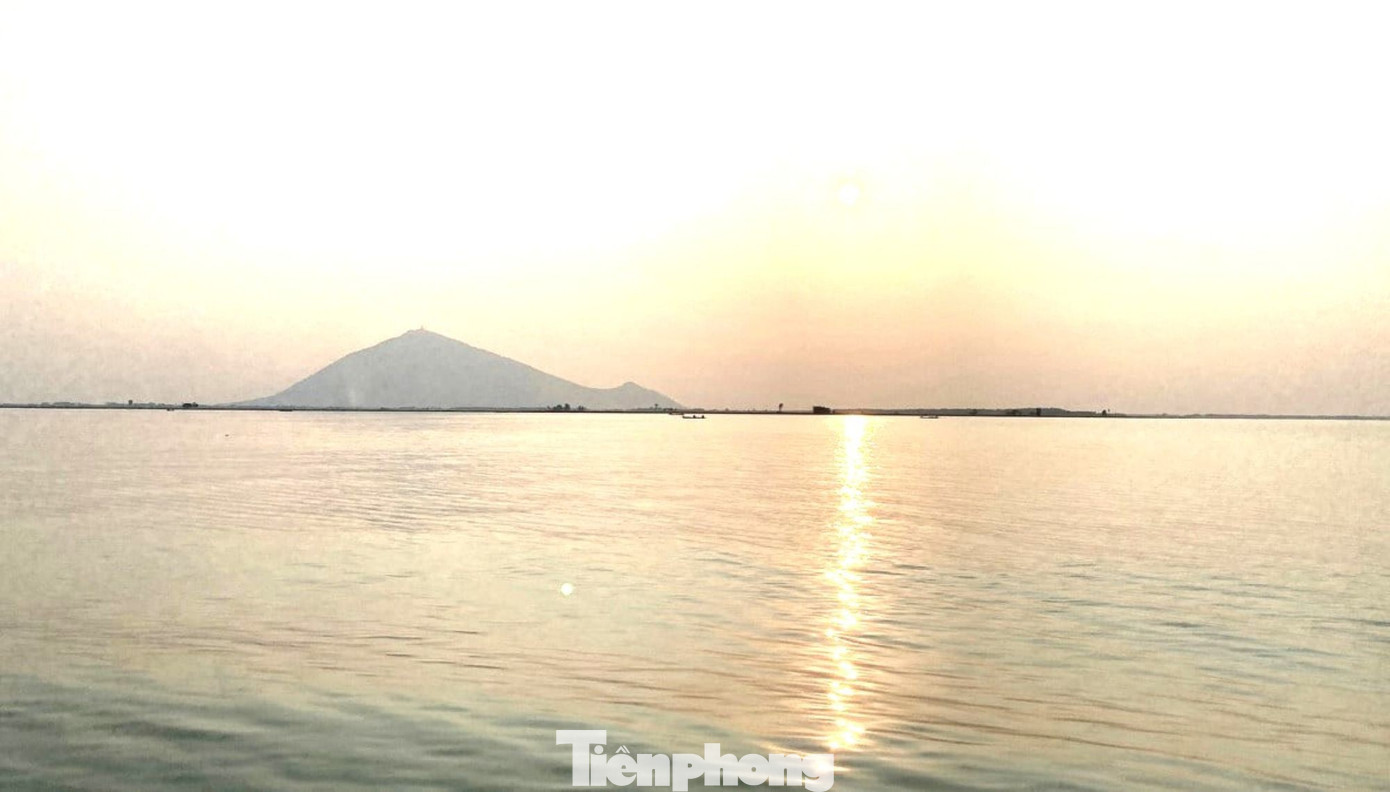 Toàn cảnh hồ nước nhân tạo lớn nhất Đông Nam Á khiến người dân thấp thỏm khi xả lũ- Ảnh 13.