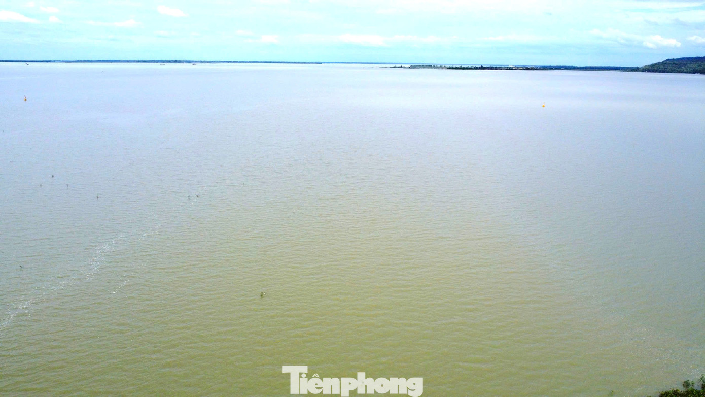 Toàn cảnh hồ nước nhân tạo lớn nhất Đông Nam Á khiến người dân thấp thỏm khi xả lũ- Ảnh 9.