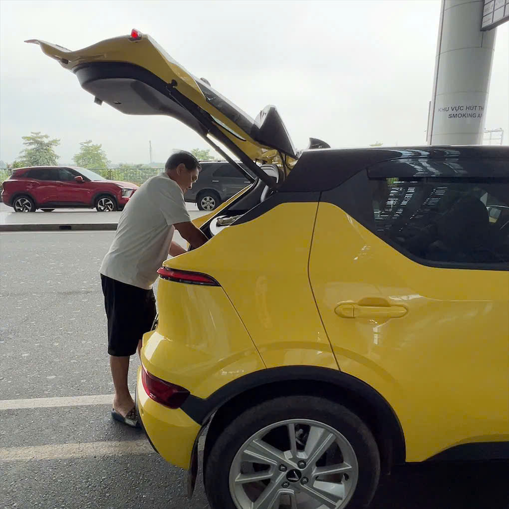 Từ đường Trường Sơn đến những cung đường làng: Lý do thật sự phía sau quyết định gây ngạc nhiên cả xóm của một cựu chiến binh 73 tuổi khi chuyển sang xe điện?- Ảnh 4.