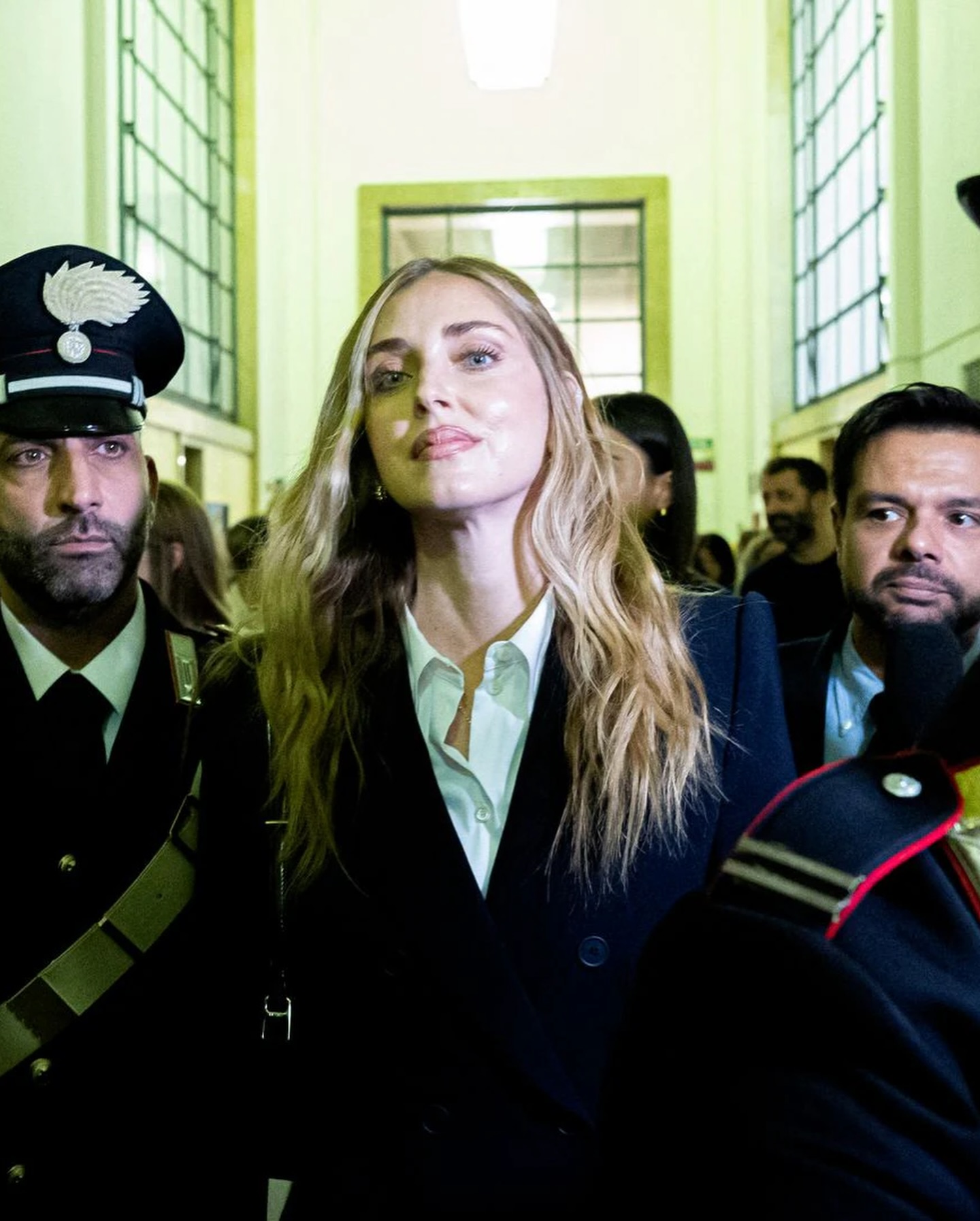 Vẻ mặt nhởn nhơ đến lạnh người của ngôi sao sắp đi tù vì ăn chặn tiền từ thiện- Ảnh 4. Vẻ mặt nhởn nhơ đến lạnh người của ngôi sao sắp đi tù vì ăn chặn tiền từ thiện- Ảnh 4.