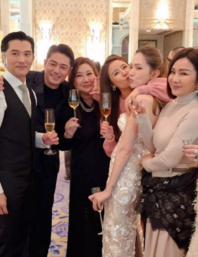 Đám cưới như lễ trao giải của 