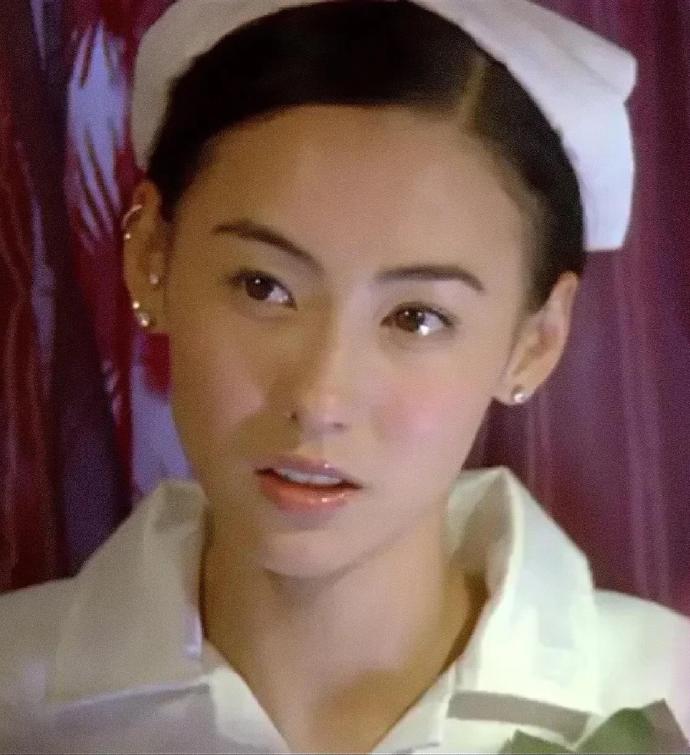 Trương Bá Chi sao ra nông nỗi này: Mặt cứng đơ như tượng sáp, làm răng sứ 