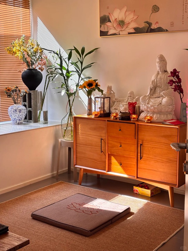 Rằm tháng 10 Âm lịch: 3 vị trí trên bàn thờ tuyệt đối đừng bày bừa nếu không muốn hao lộc, hao cả bình an- Ảnh 2.