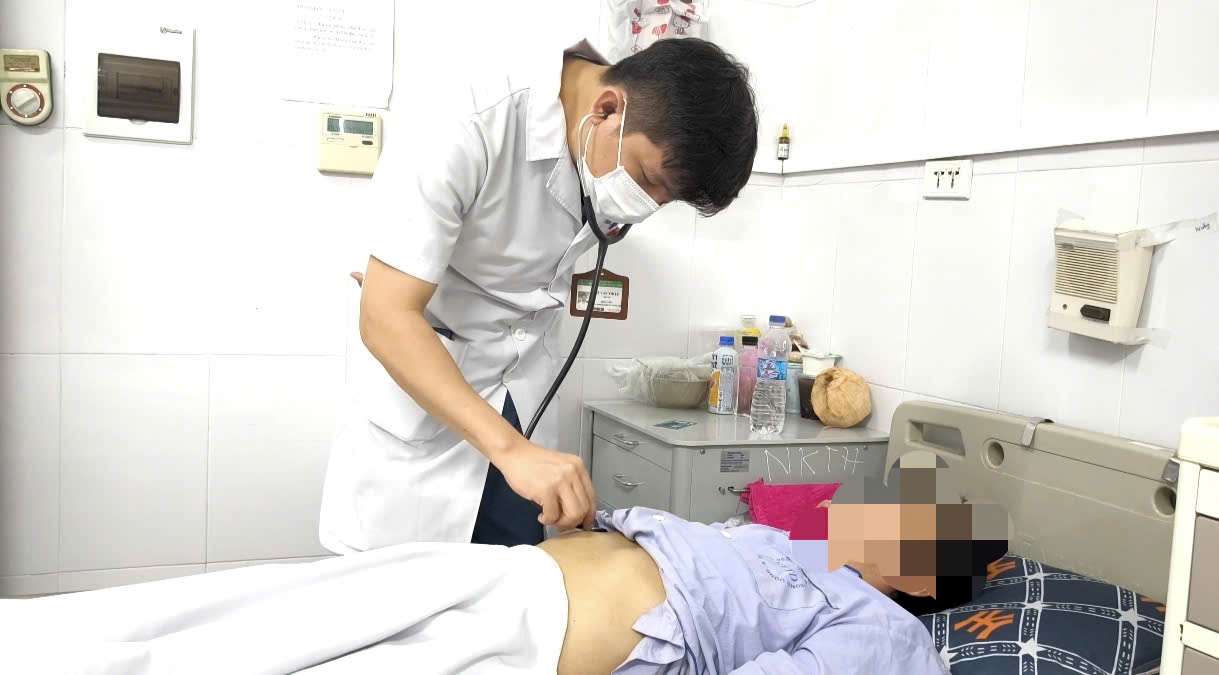 Mờ mắt đột ngột, người đàn ông Hà Nội đi khám bàng hoàng phát hiện mắc giang mai- Ảnh 1.