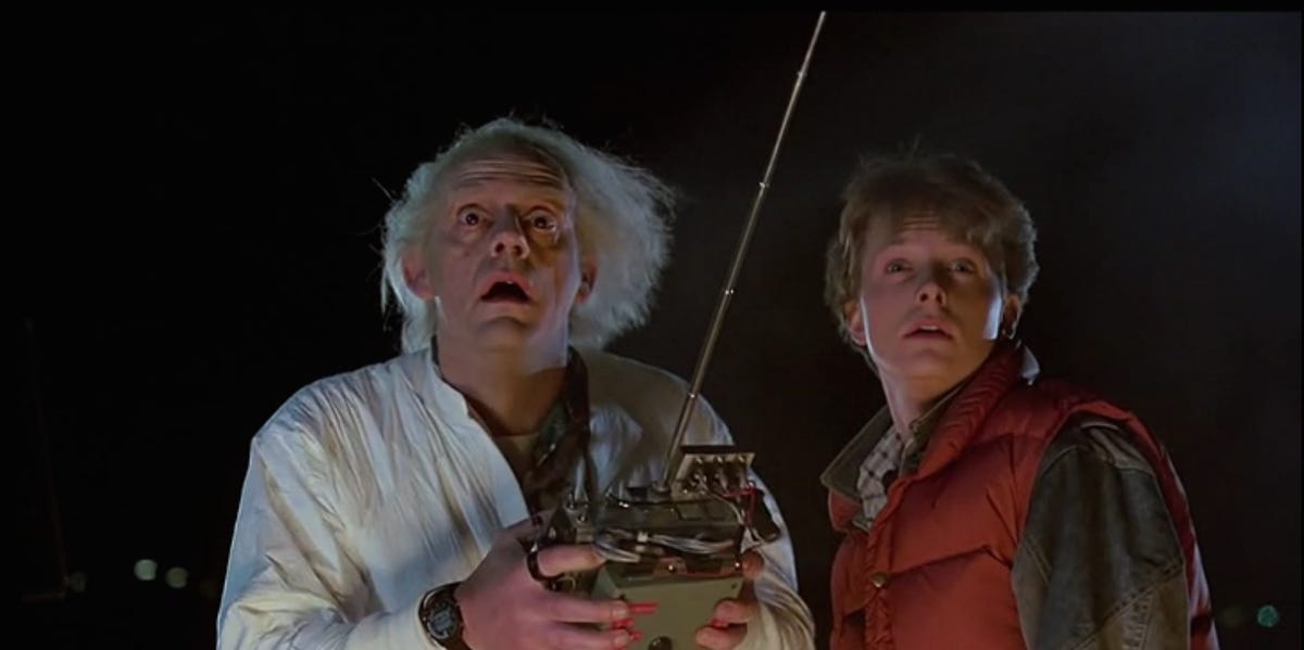 B&iacute; ẩn du h&agrave;nh thời gian: Từ lời ti&ecirc;n tri của John Titor đến bữa tiệc kh&ocirc;ng người đến của Stephen Hawking- Ảnh 2.