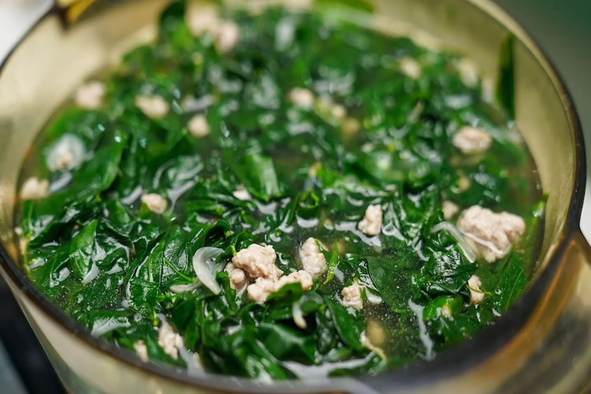 Loại rau nhiều sắt gấp 6 lần thịt bò, giúp bồi bổ sức khỏe: Mọc đầy góc vườn, còn được dùng làm thuốc- Ảnh 2.