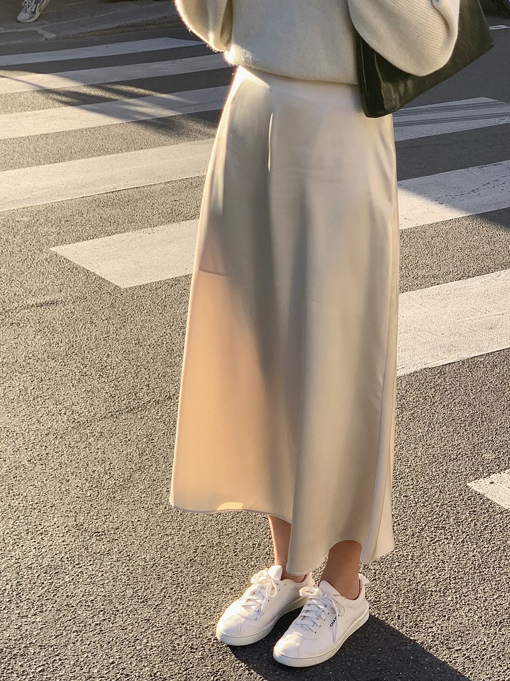 Cả set chân váy trông sang hơn hẳn nhờ 5 mẫu giày- Ảnh 12.