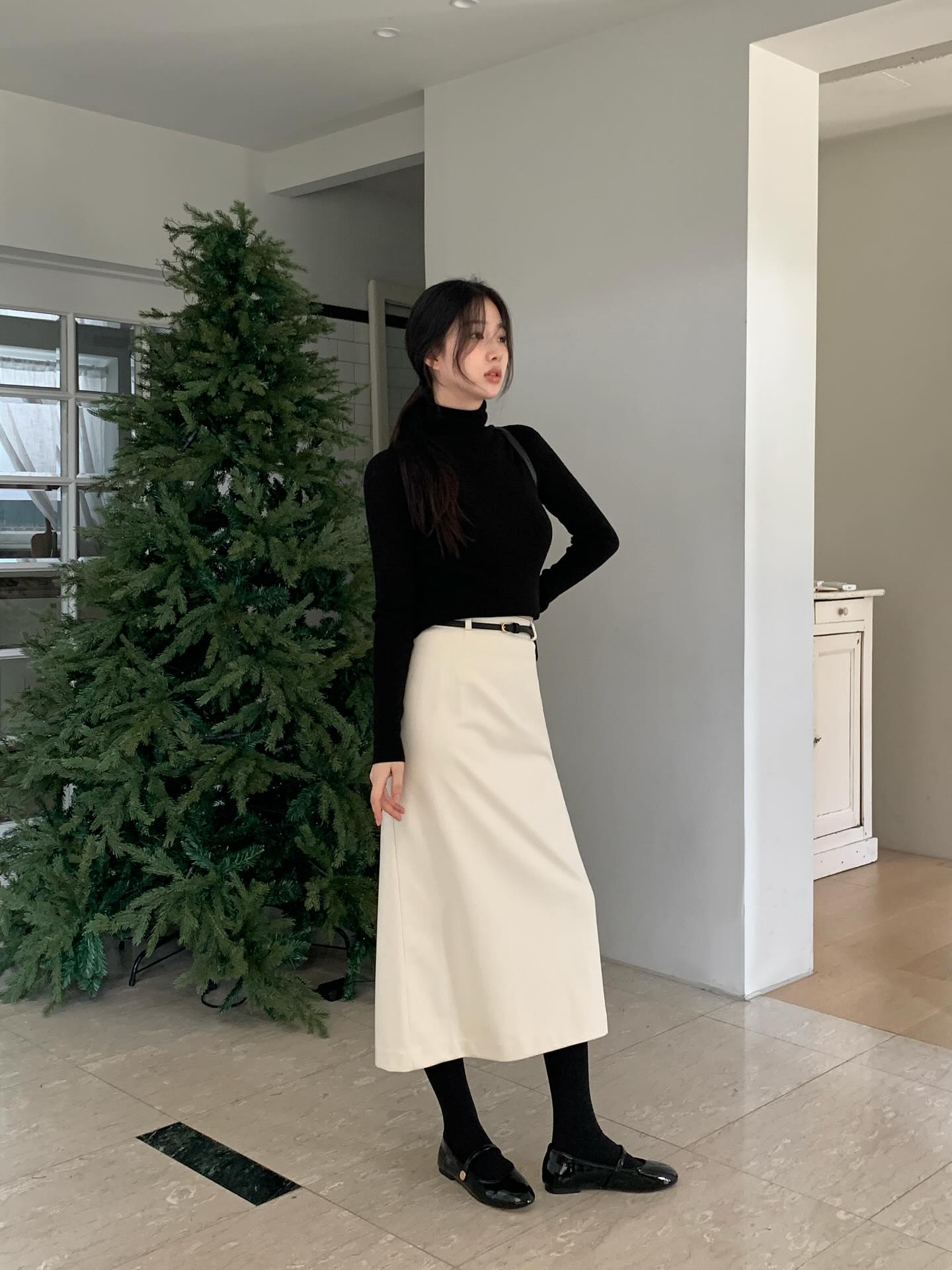 Cả set chân váy trông sang hơn hẳn nhờ 5 mẫu giày- Ảnh 7.