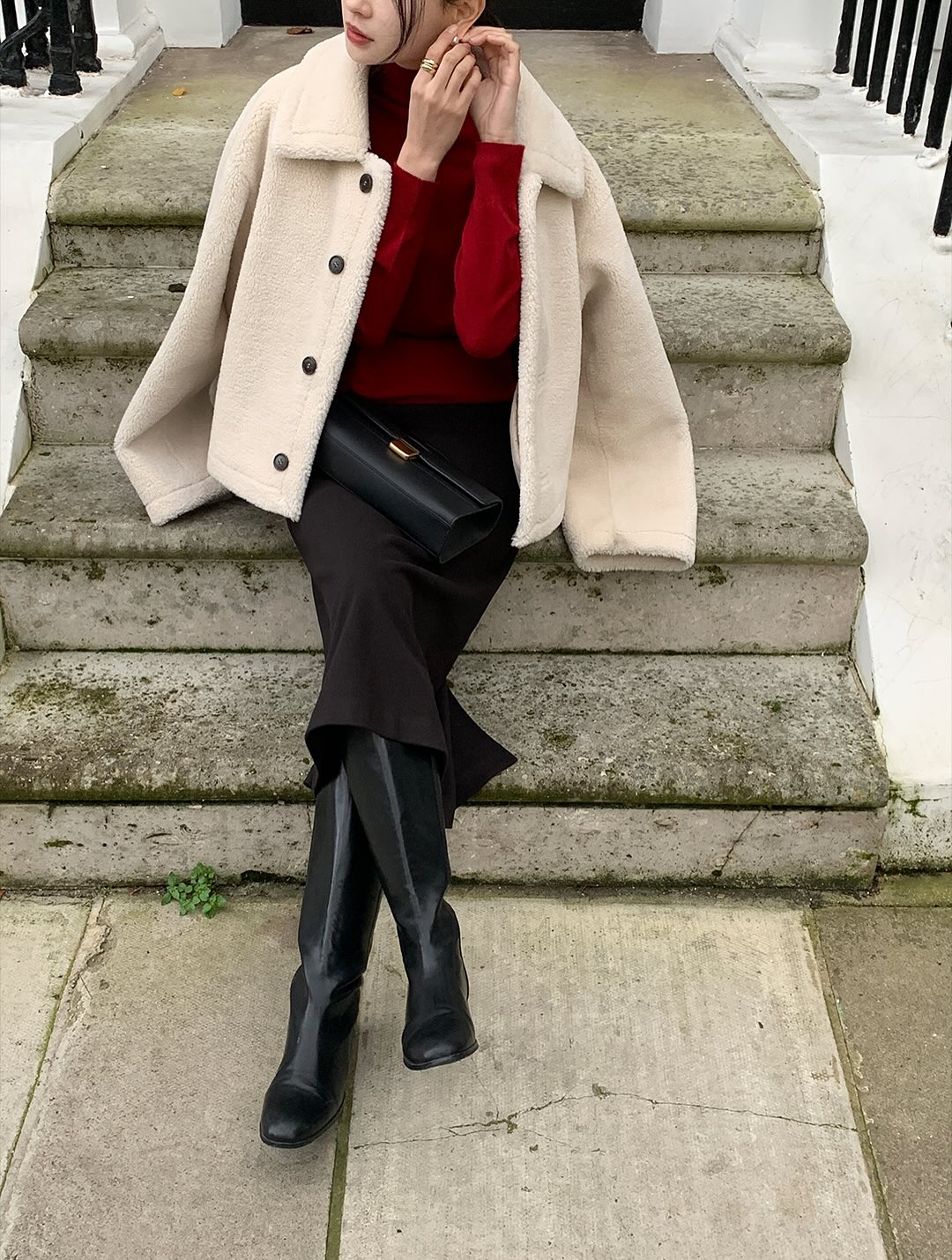 Cả set chân váy trông sang hơn hẳn nhờ 5 mẫu giày- Ảnh 1.