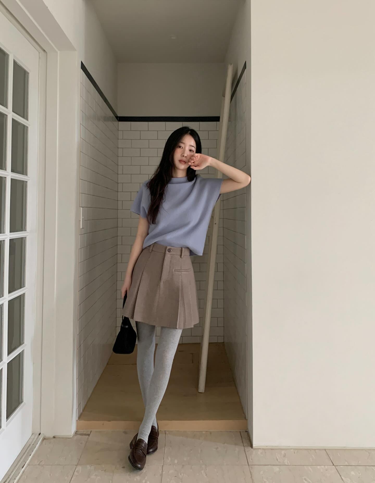 Cả set chân váy trông sang hơn hẳn nhờ 5 mẫu giày- Ảnh 5.