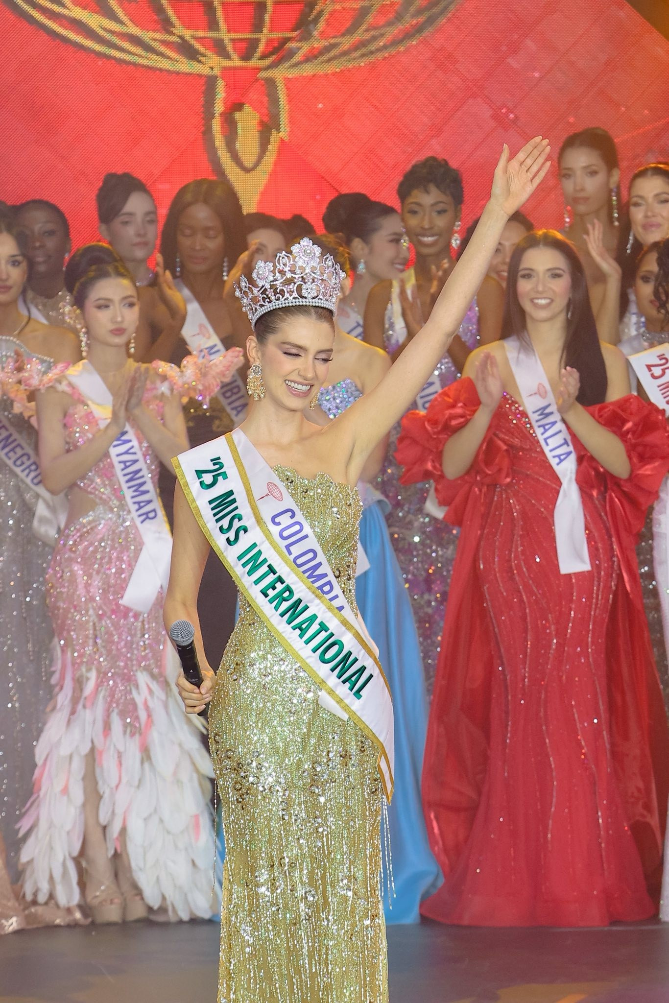 Chuyện gì đang xảy ra với những hoa hậu đẹp nhất thế giới? - Ảnh 13.