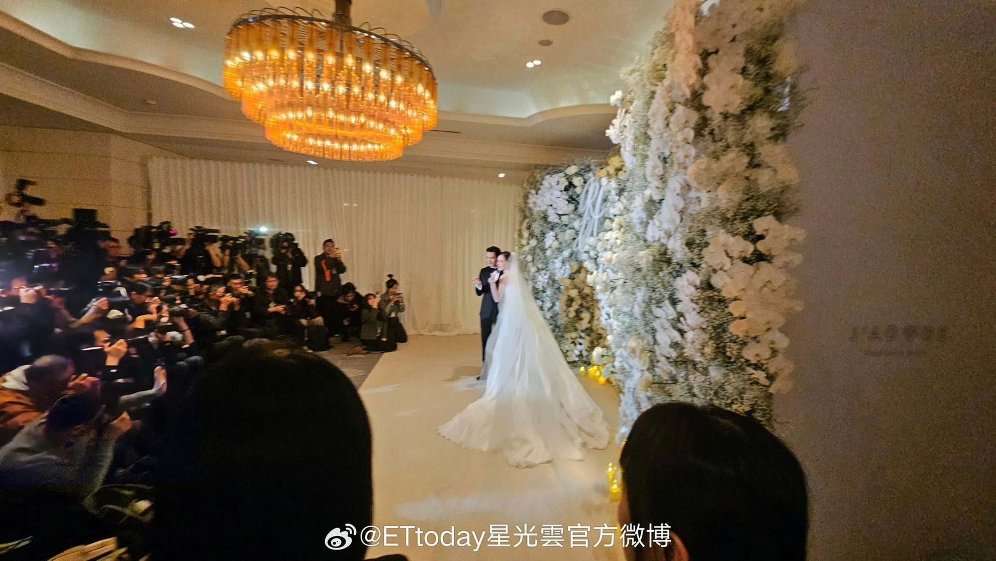 Đám cưới như lễ trao giải của 