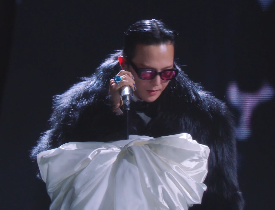 Màn trình diễn của G-DRAGON tại MAMA 2025: Không hát bao nhiêu nhưng phải thốt lên 2 từ “đẳng cấp”!- Ảnh 8. Màn trình diễn của G-DRAGON tại MAMA 2025: Không hát bao nhiêu nhưng phải thốt lên 2 từ “đẳng cấp”!- Ảnh 8.