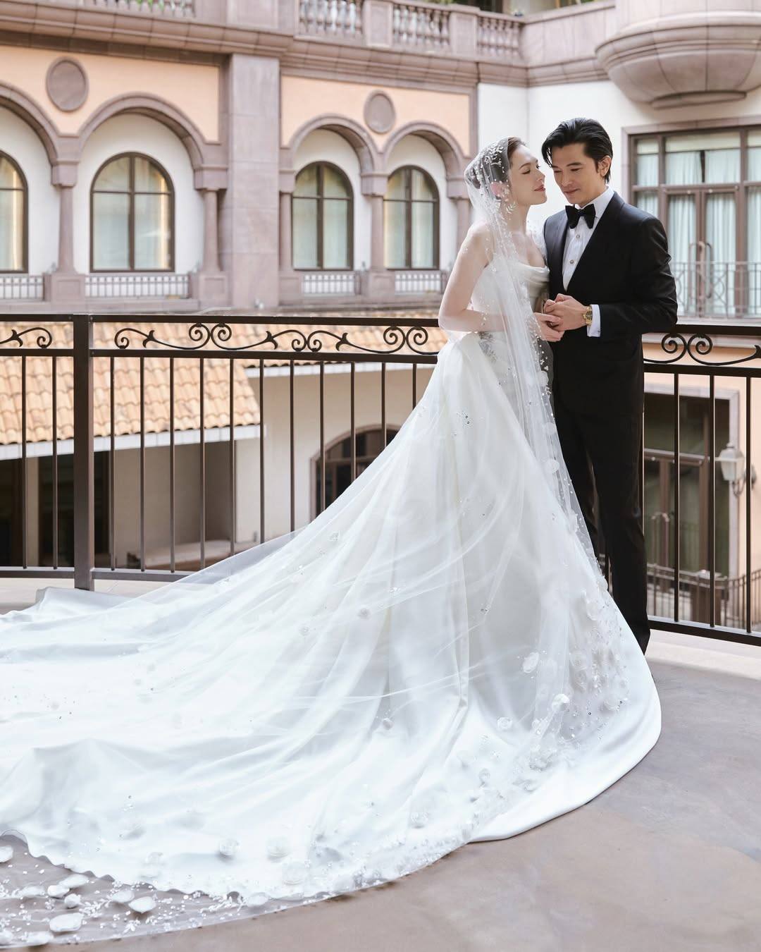 Đám cưới như lễ trao giải của 