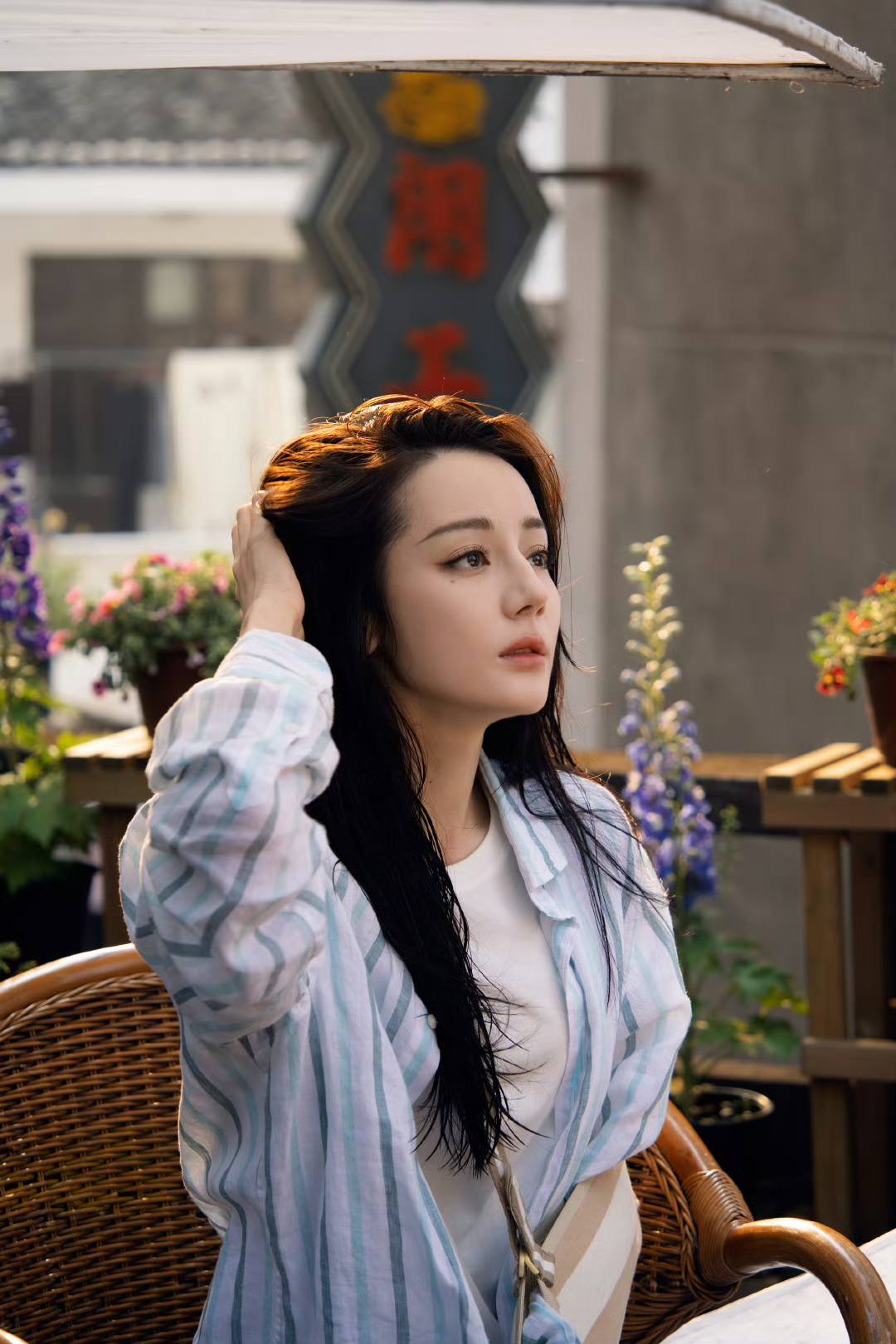 Không thể chấp nhận đây là Địch Lệ Nhiệt Ba- Ảnh 5.