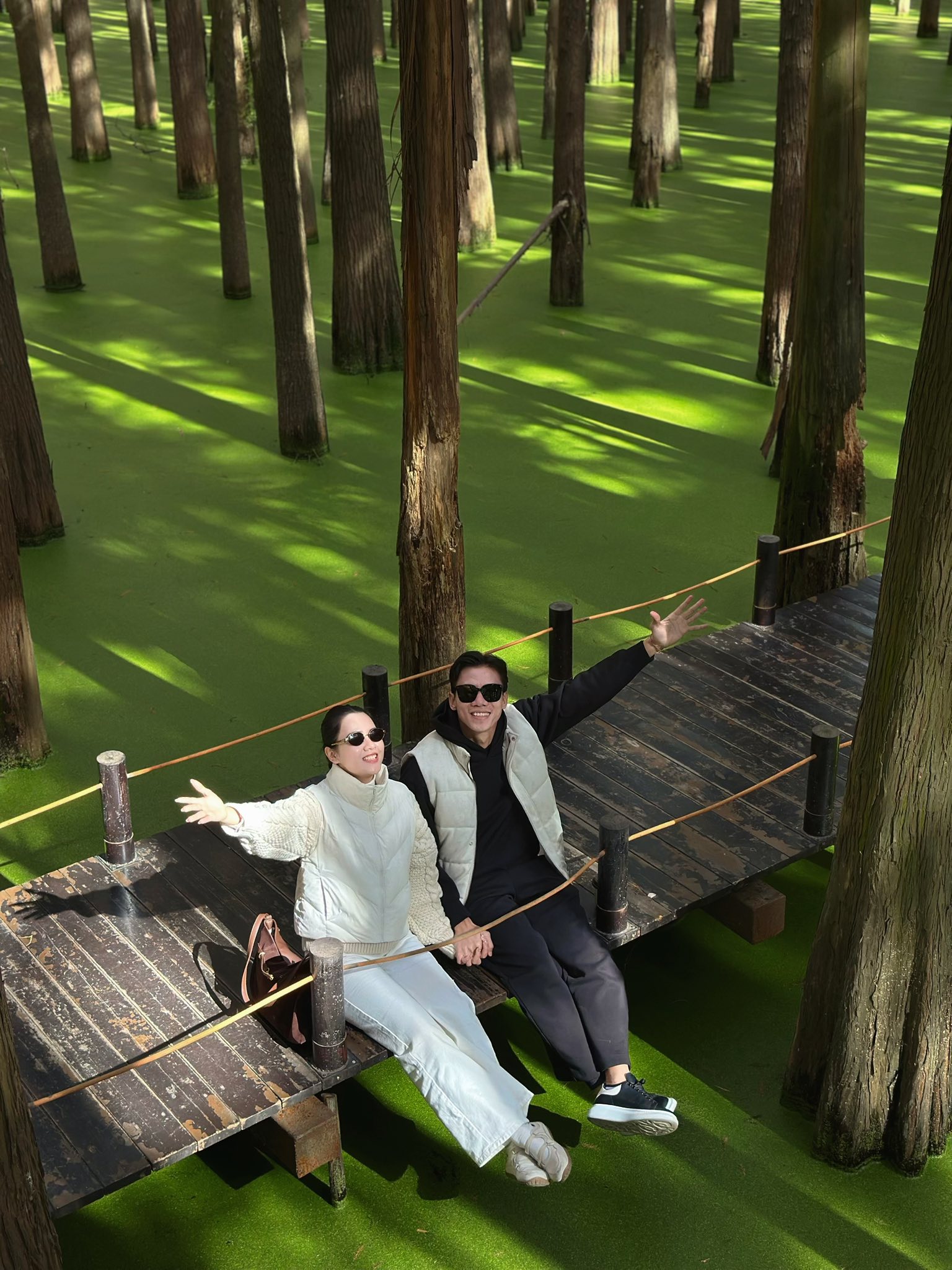 Đội trưởng tuyển Việt Nam nắm tay vợ Hoa khôi đại học Vinh viral khắp cõi mạng, vibe ngoài 30 vẫn quá đẹp, quá tình- Ảnh 6. Đội trưởng tuyển Việt Nam nắm tay vợ Hoa khôi đại học Vinh viral khắp cõi mạng, vibe ngoài 30 vẫn quá đẹp, quá tình- Ảnh 6.