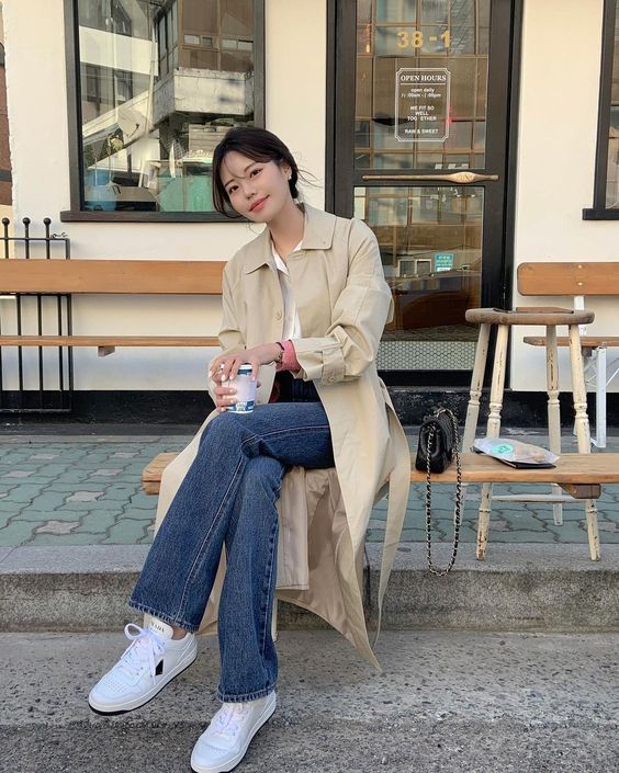 Tủ đồ tối giản cho phụ nữ trên 40: Chỉ cần giữ 10 món này - tiết kiệm mà vẫn mặc đẹp mỗi ngày- Ảnh 5.