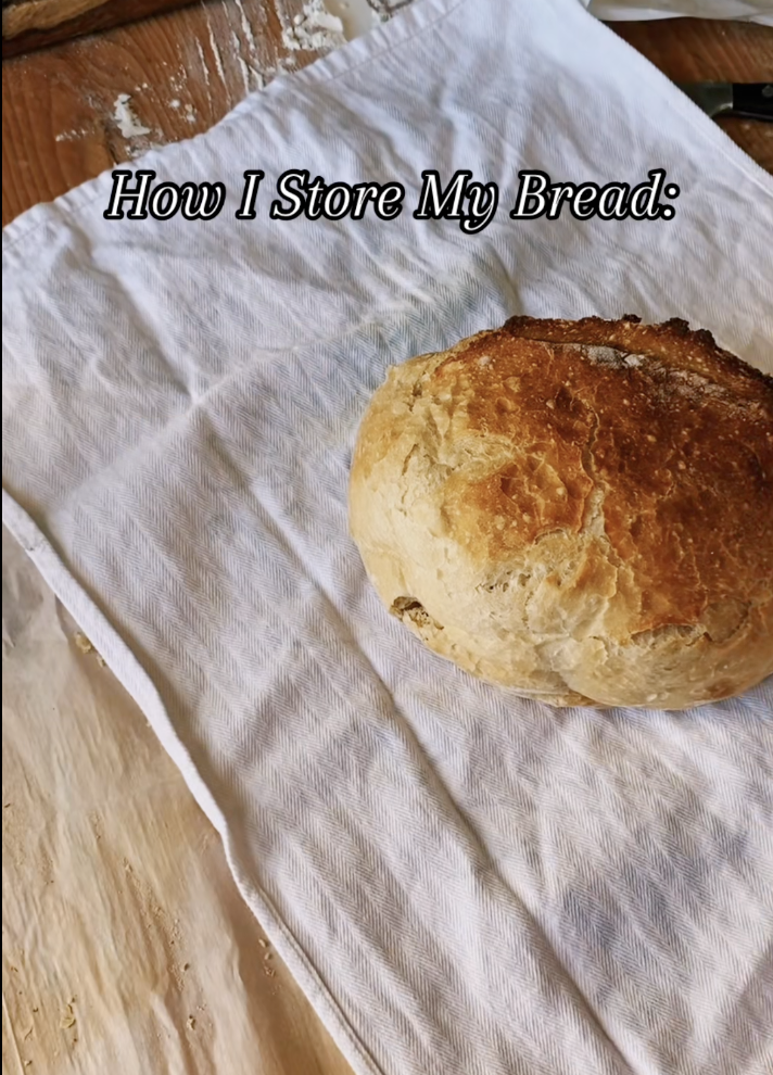 Mẹo dùng khăn bảo quản bánh mì 'tươi' lâu, không nấm mốc- Ảnh 2.