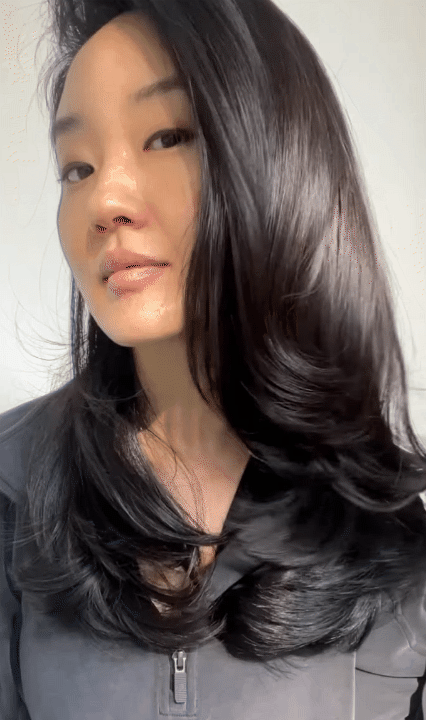 Mái tóc tuổi 40 vẫn đen mượt, bồng bềnh, không một sợi bạc: Bí quyết Mái tóc tuổi 40 vẫn đen mượt, bồng bềnh, không một sợi bạc: Bí quyết