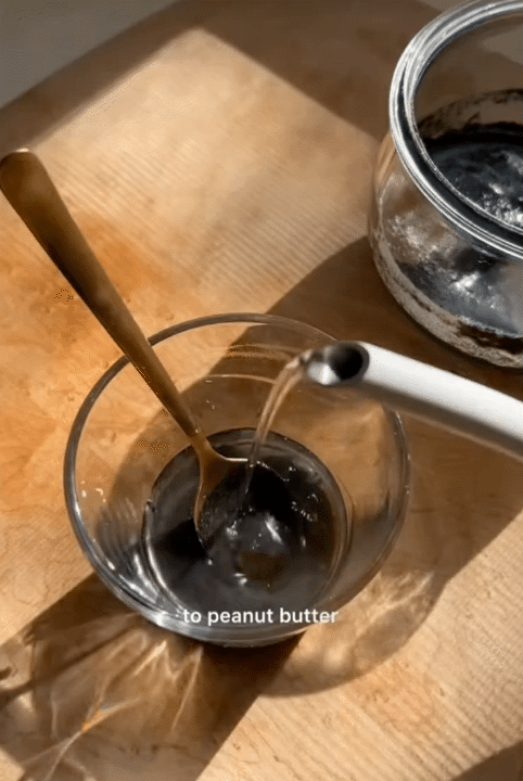 Mái tóc tuổi 40 vẫn đen mượt, bồng bềnh, không một sợi bạc: Bí quyết Mái tóc tuổi 40 vẫn đen mượt, bồng bềnh, không một sợi bạc: Bí quyết