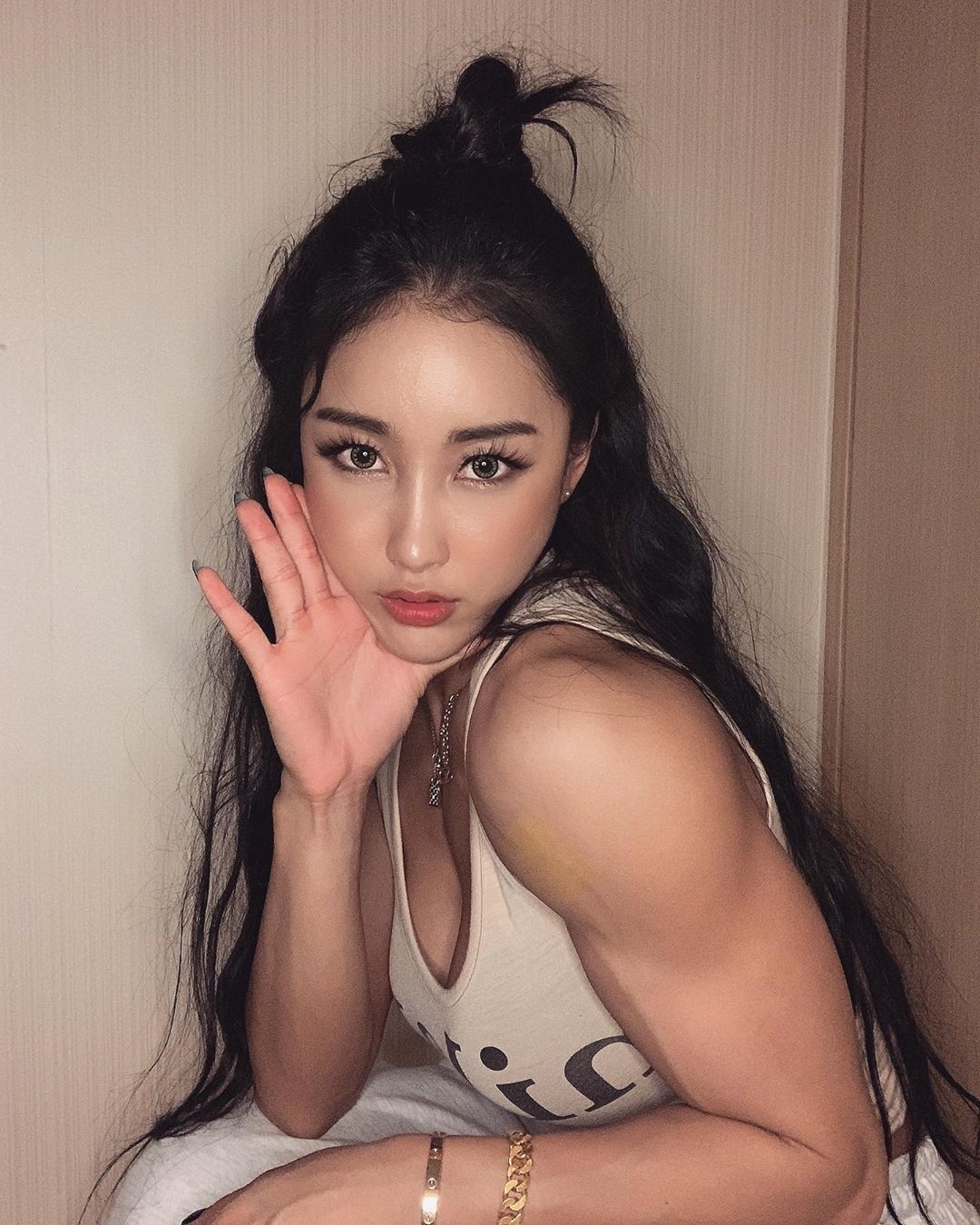 Mỹ nhân thể hình xinh như hoa hậu nhưng nhìn xuống bên dưới thì tất cả sững sờ, không thể tin nổi- Ảnh 3.