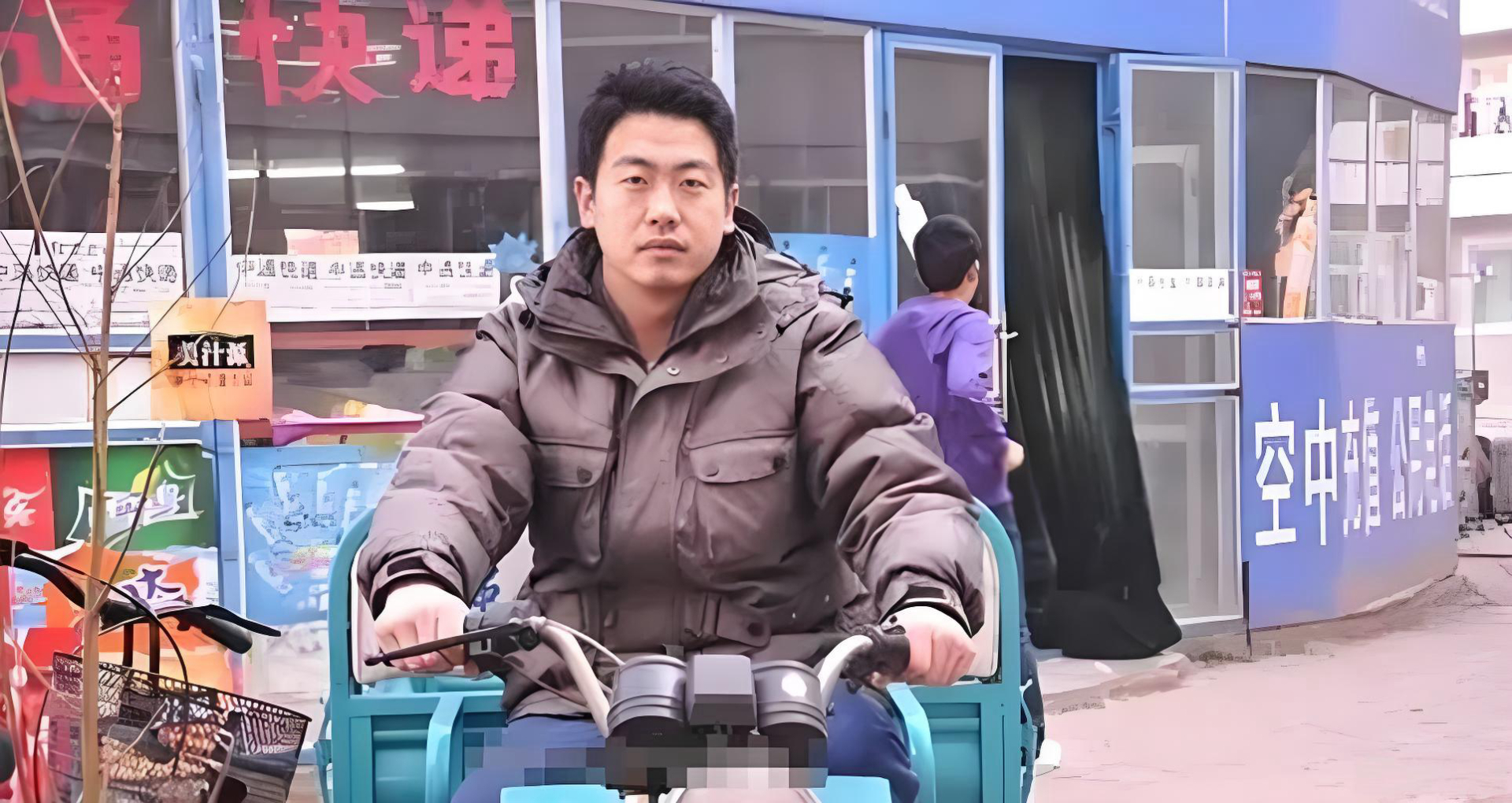 Nghiên cứu sinh tiến sĩ đi làm shipper bị giảng viên cũ chê "có vấn đề đầu óc", anh đáp lại 1 câu ai cũng phục sát đất- Ảnh 2.