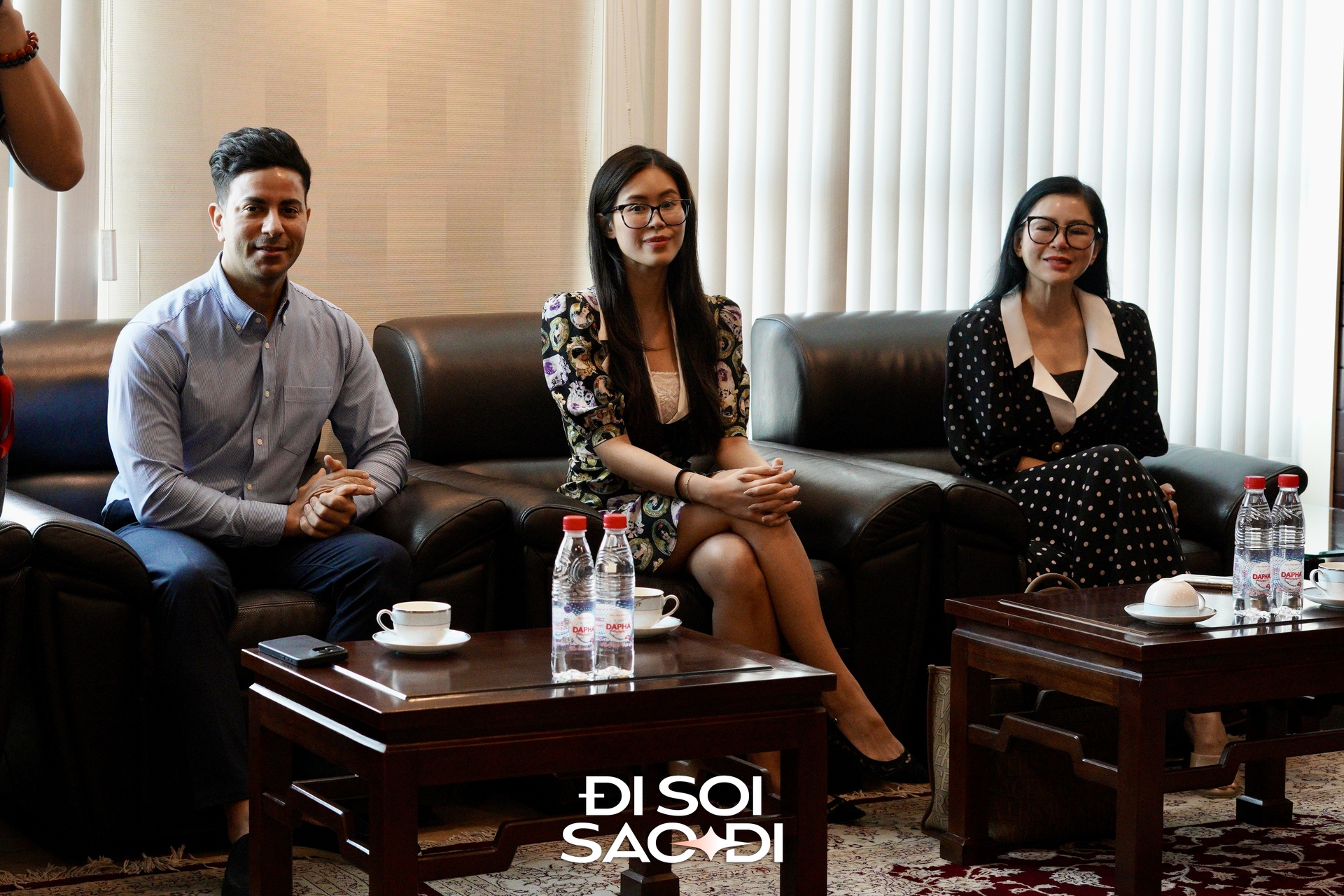 "Tóm dính" chồng sắp cưới của Tiên Nguyễn, 1 hành động lọt camera để lộ thái độ với nhà vợ tỷ phú- Ảnh 7.