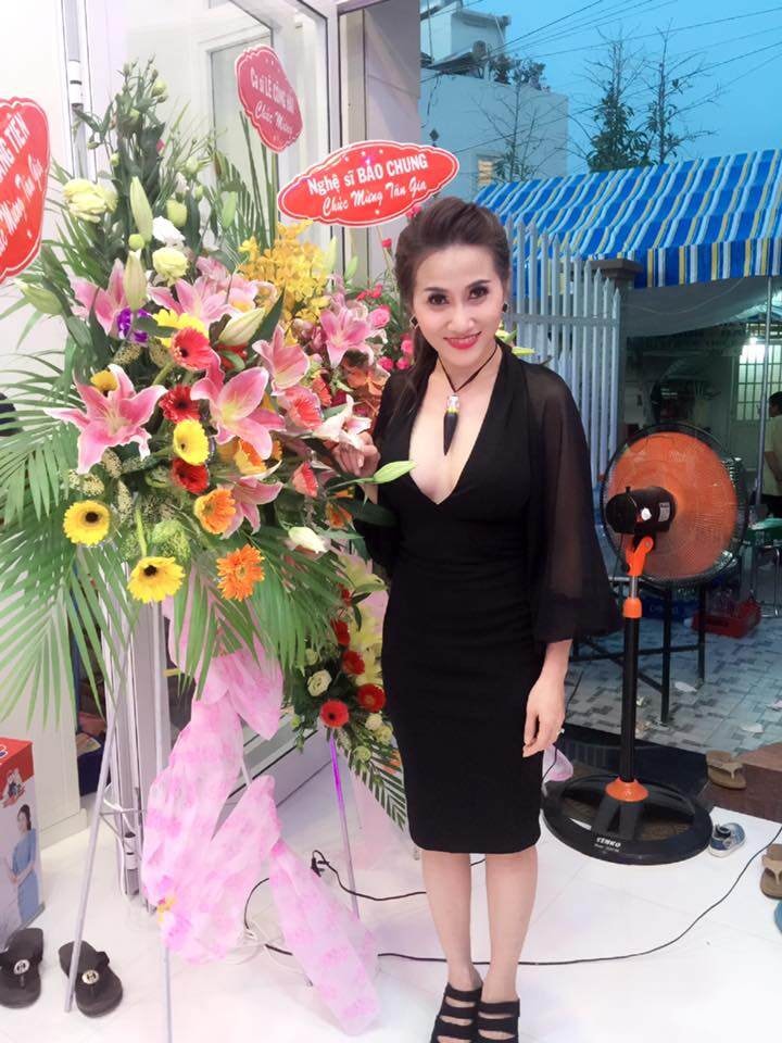 Giọt nước mắt của nữ ca sĩ hết thời phải đi hát hội chợ kiếm sống ở tuổi 43- Ảnh 5.