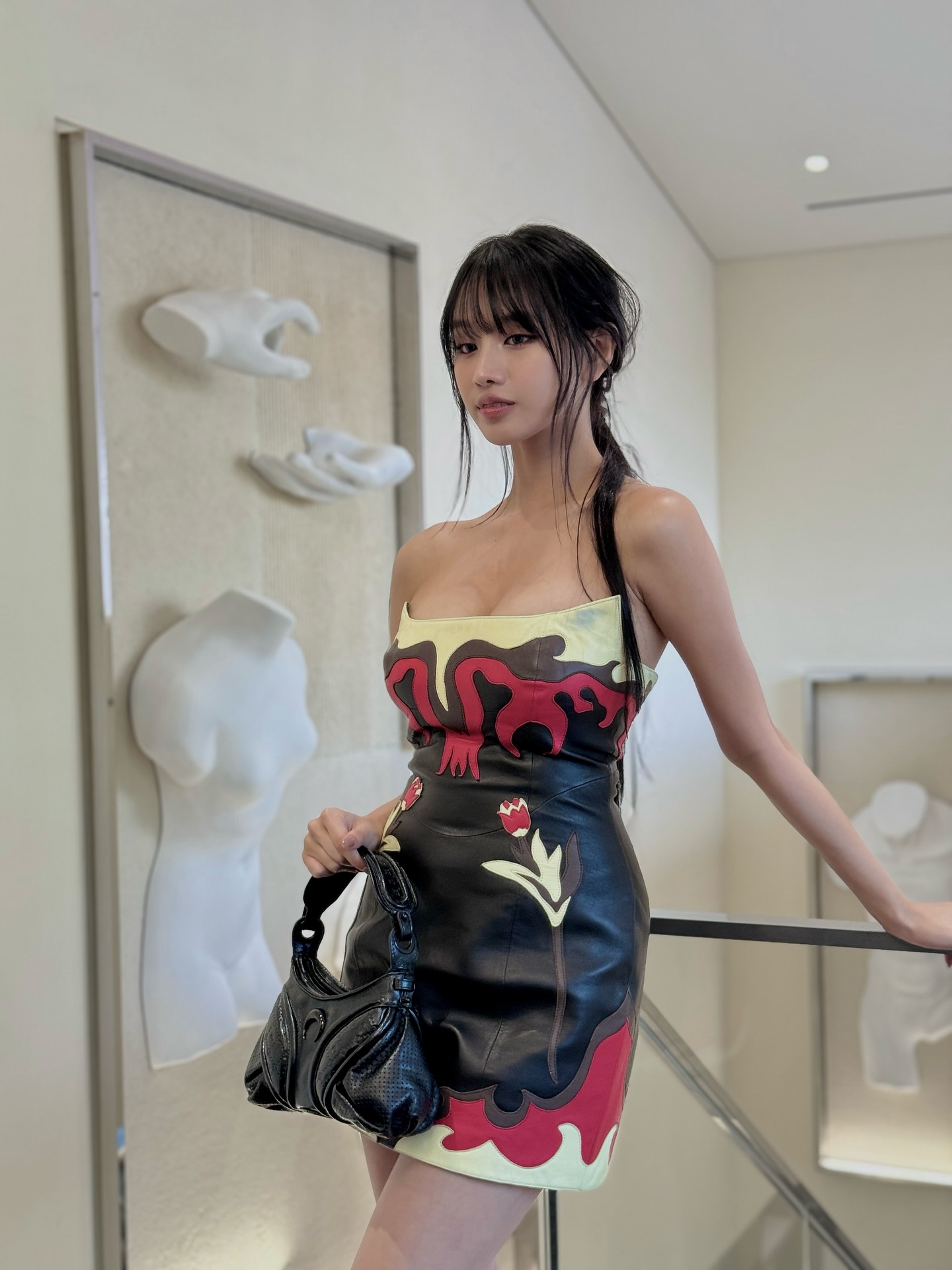 Chiếc quần ngắn cũn của Lisa thế hệ mới- Ảnh 8.