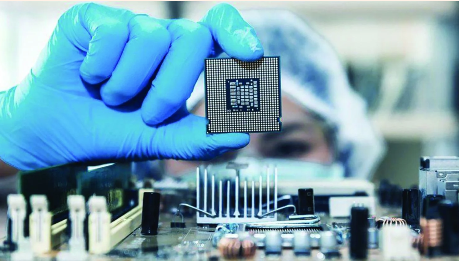 Việt Nam đối mặt việc thiếu 27.000 kỹ sư bán dẫn- Ảnh 1.