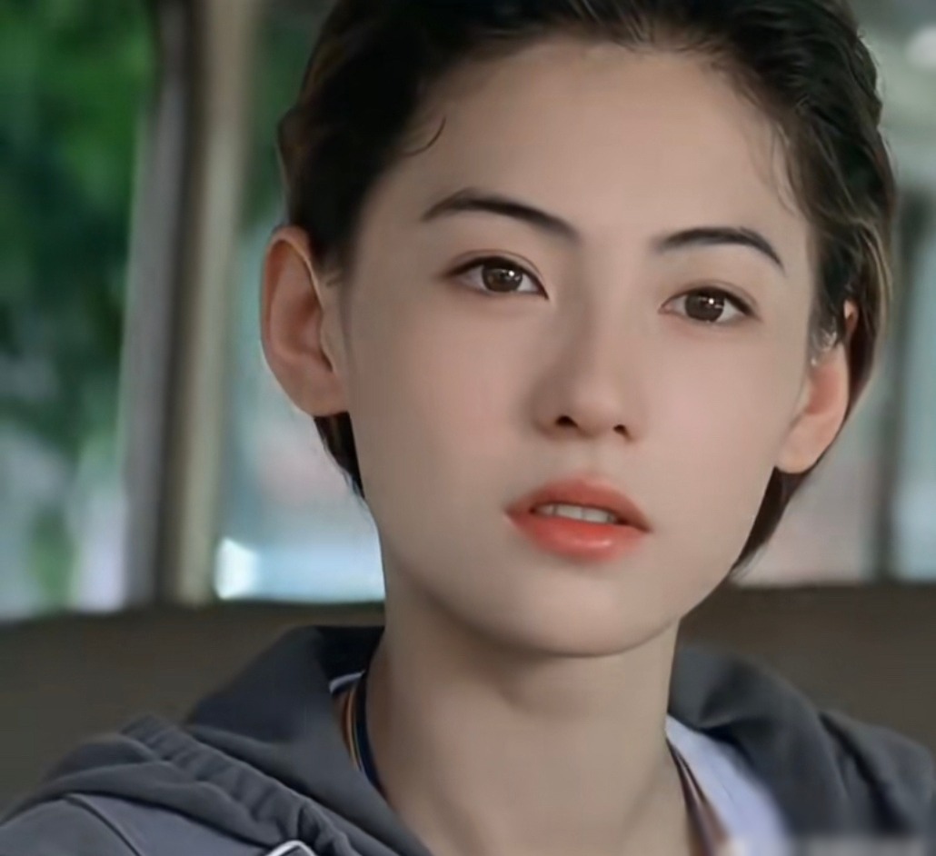 Trương Bá Chi sao ra nông nỗi này: Mặt cứng đơ như tượng sáp, làm răng sứ 