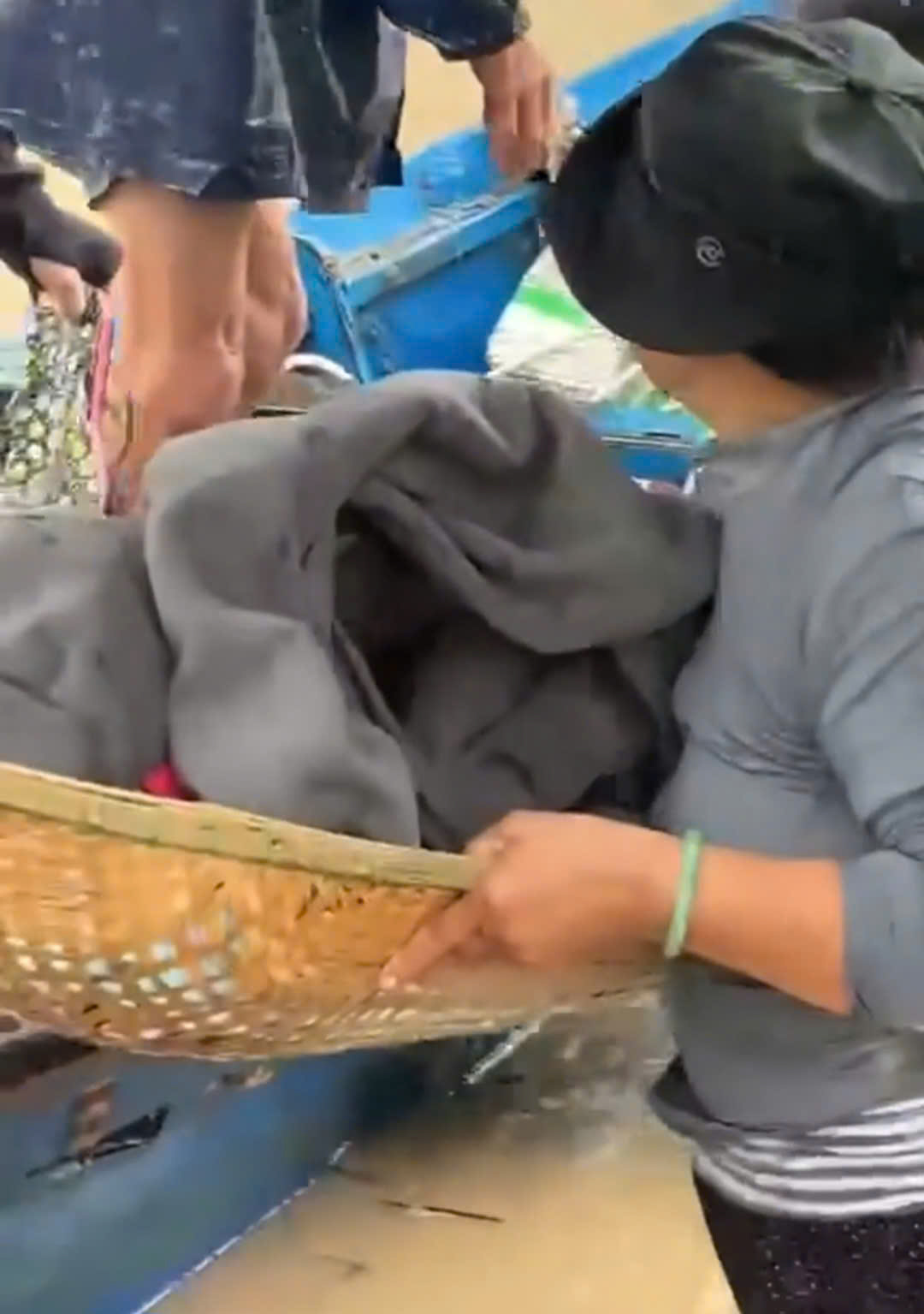 Giám đốc Sở Y tế Đắk Lắk: Vụ việc "không nhận người tới tránh lũ" không nên xảy ra- Ảnh 1.