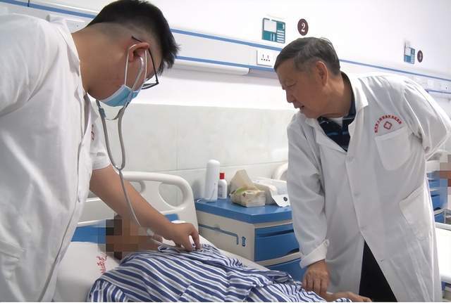 Người đàn ông 33 tuổi bất ngờ bị suy thận cấp sau 2 ngày uống thứ này: Bác sĩ cảnh báo khẩn- Ảnh 1.