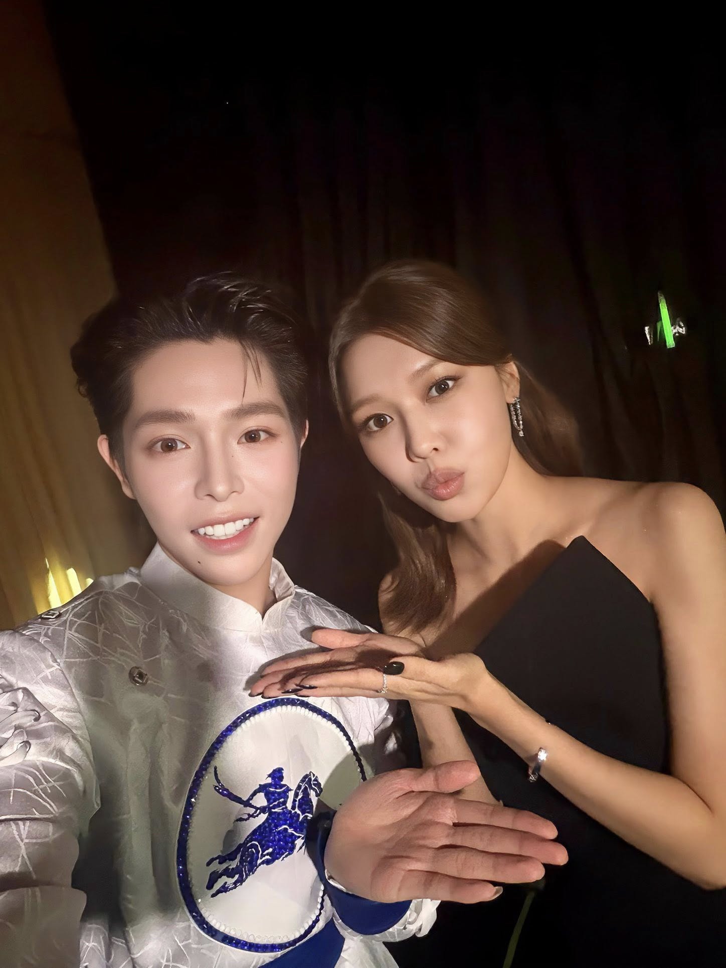 Gặp nữ thần gia thế khủng bậc nhất xứ Hàn, cả dàn sao Việt 