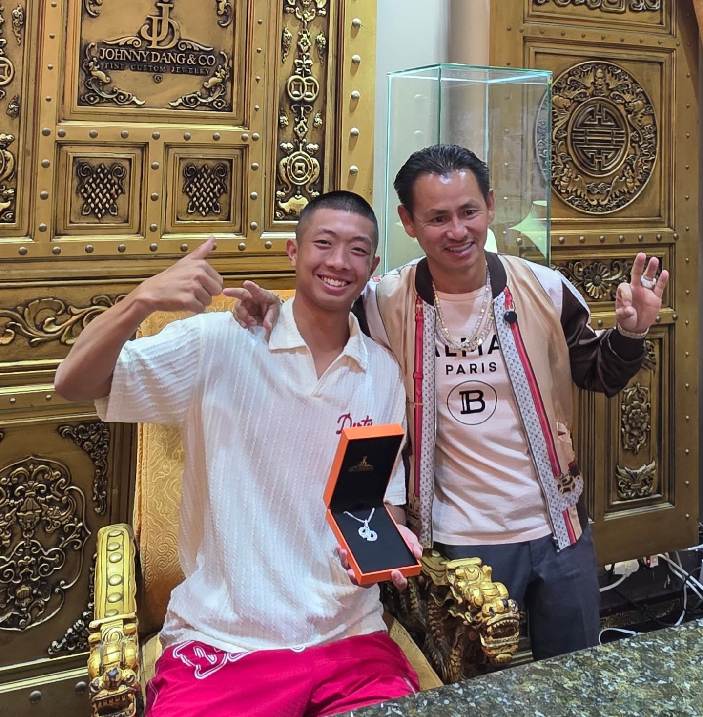 Quang Dương khoe kim cương, thân thiết với Johnny Đặng nhưng phản ứng của netizen mới gây chú ý- Ảnh 2.