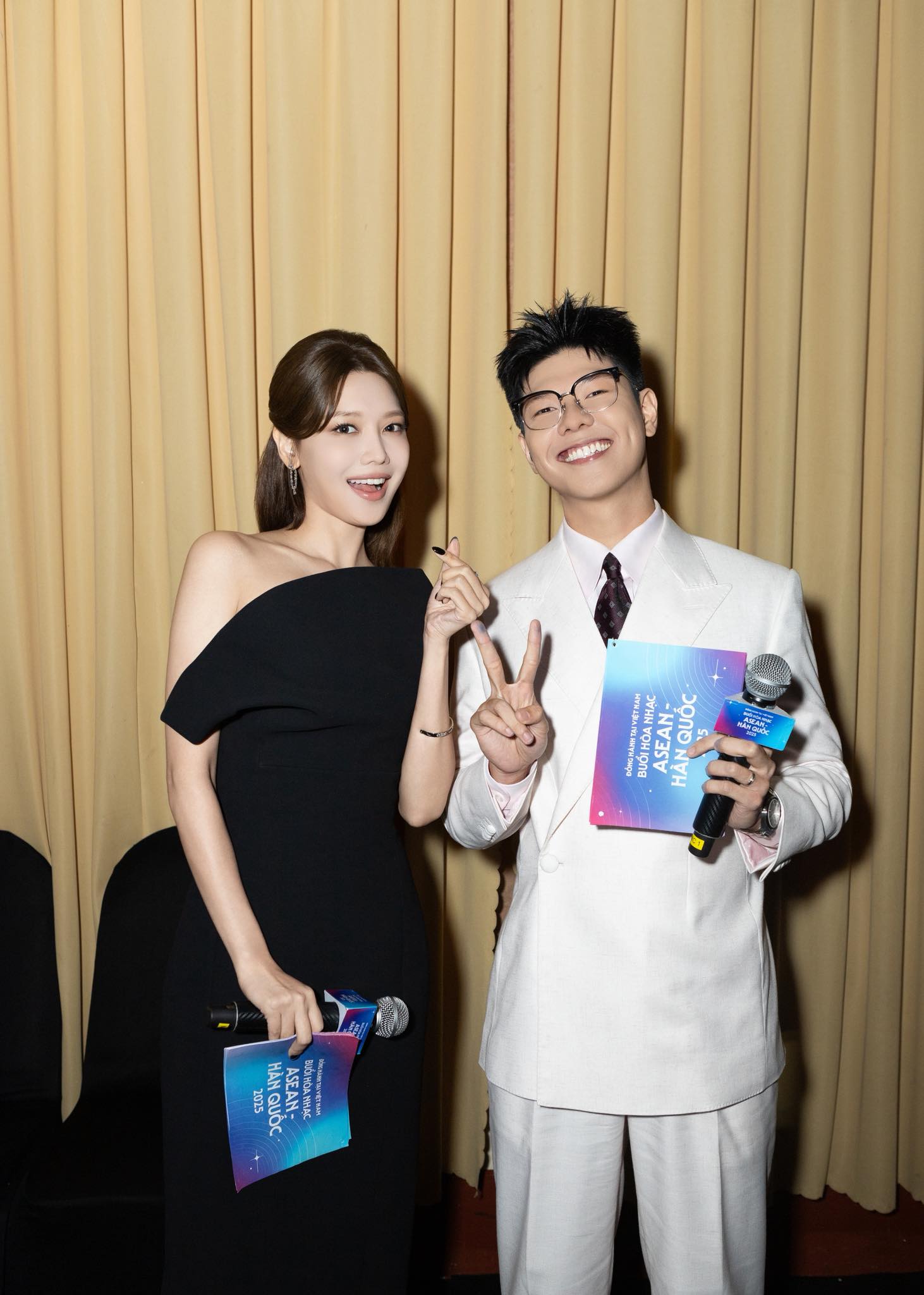 Gặp nữ thần gia thế khủng bậc nhất xứ Hàn, cả dàn sao Việt 