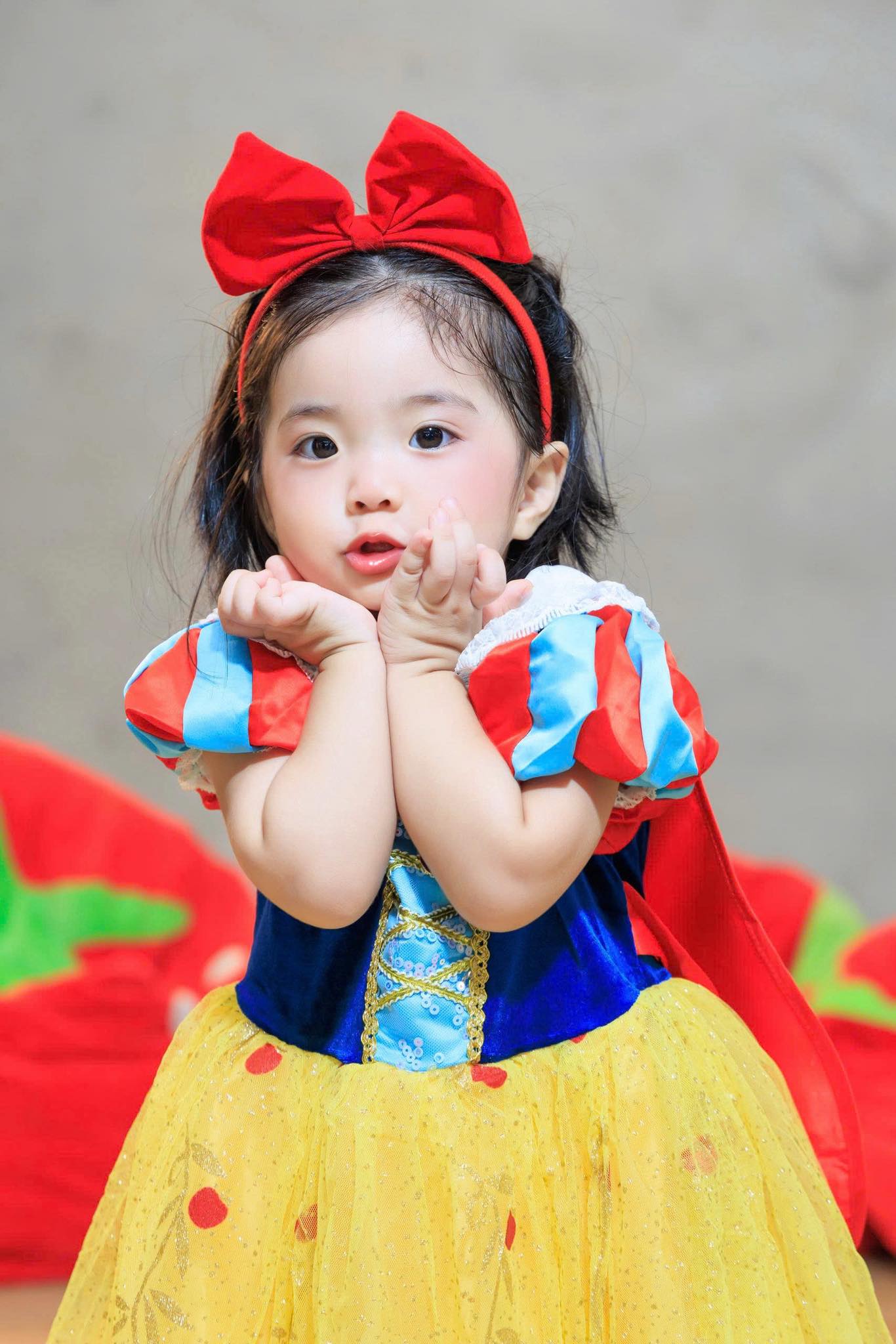 Bé Lisa nhà Khánh Thi, Phan Hiển xinh yêu như thiên thần- Ảnh 4.