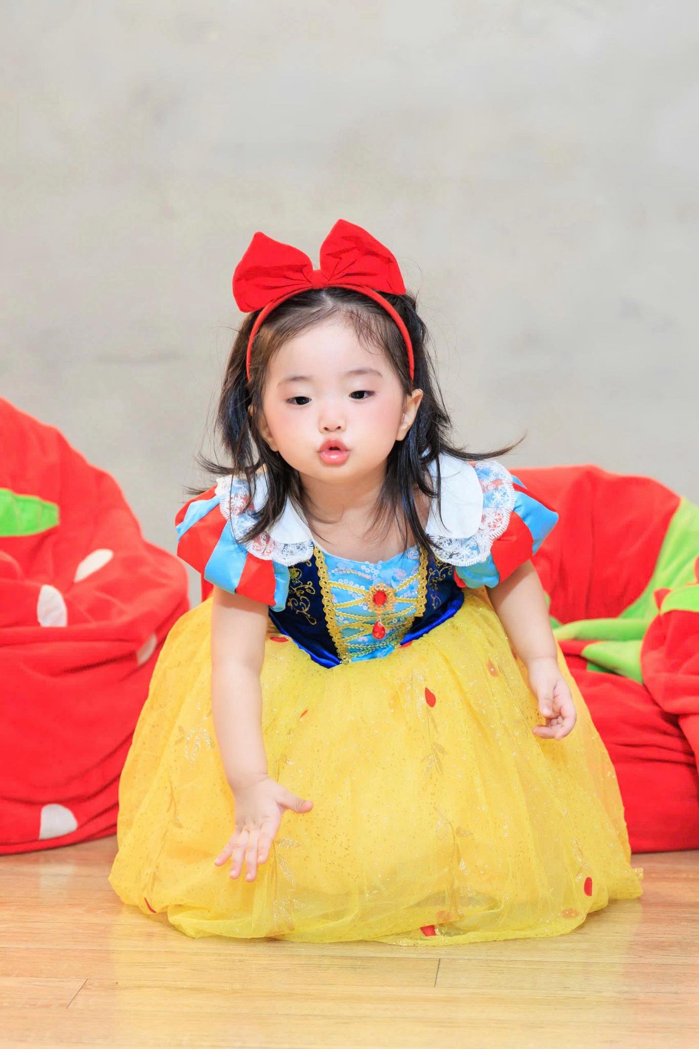 Bé Lisa nhà Khánh Thi, Phan Hiển xinh yêu như thiên thần- Ảnh 3.