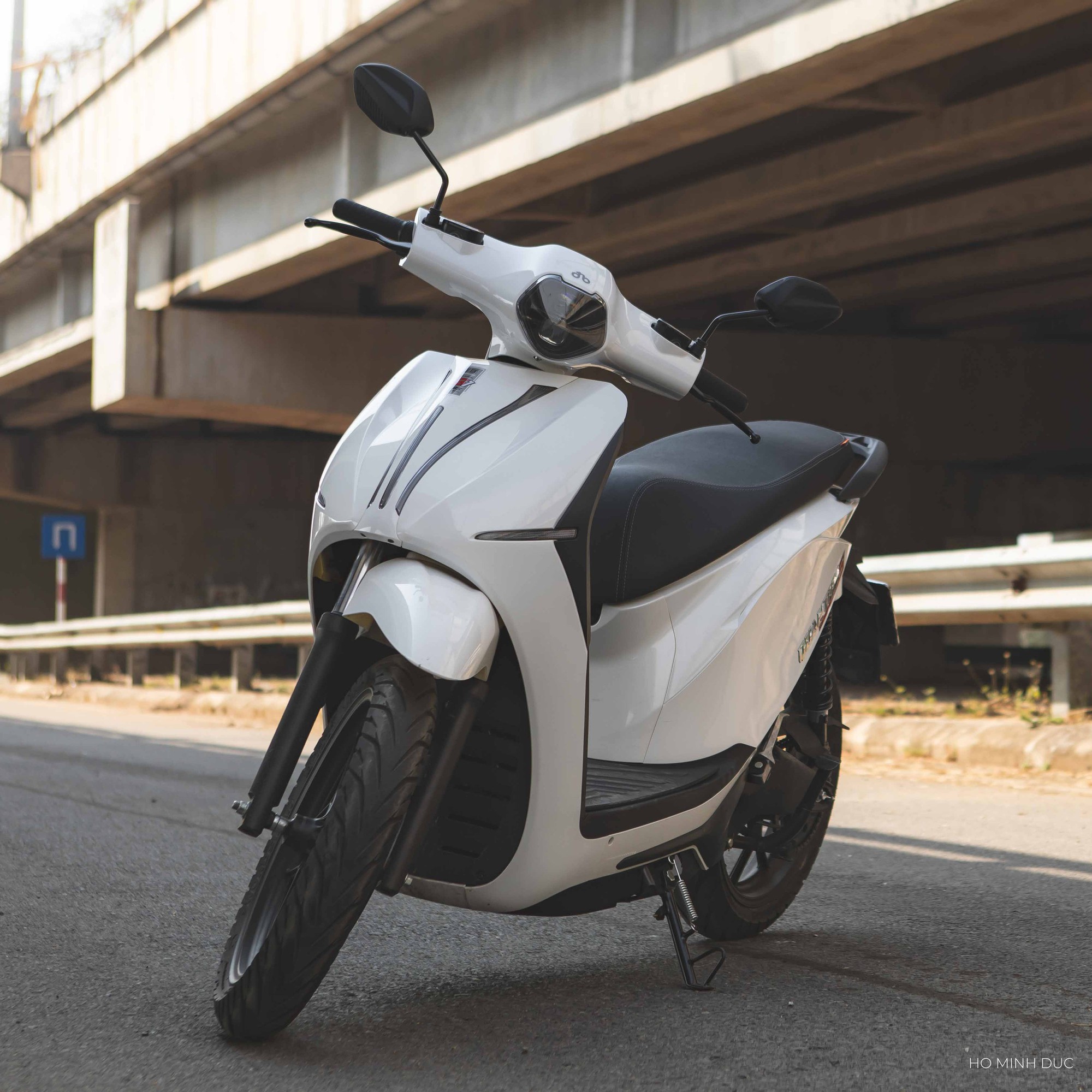 Xe máy điện đi gần 300km/sạc, cốp to hơn Lead có ưu đãi khủng: Chi 3,5 triệu đã có thể mang xe về- Ảnh 1.