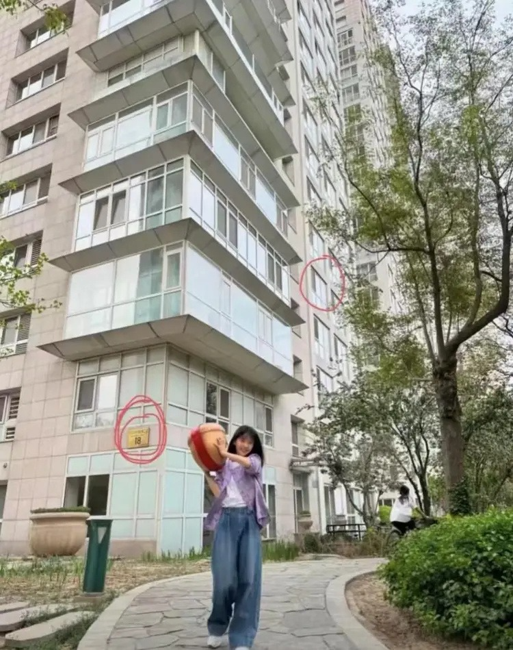 Nữ diễn viên N. bất ngờ bị cắt sóng, gỡ phim và xóa bỏ mọi thông tin trên Internet- Ảnh 6. Nữ diễn viên N. bất ngờ bị cắt sóng, gỡ phim và xóa bỏ mọi thông tin trên Internet- Ảnh 6.