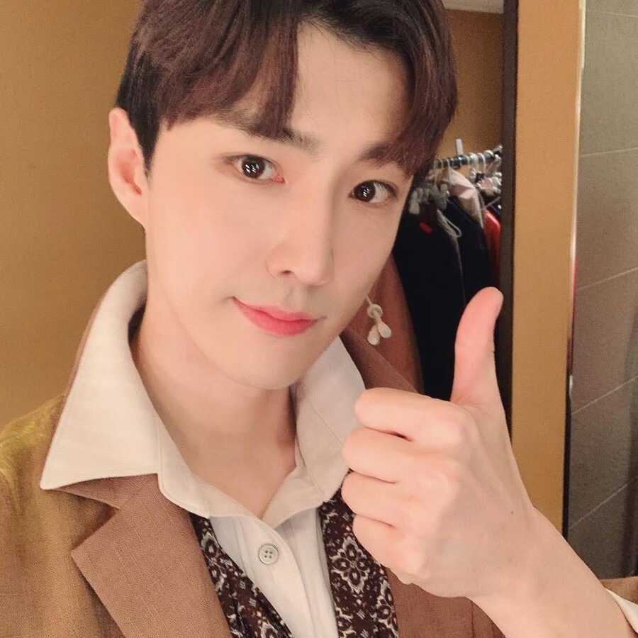 1 tài tử bị bạn gái tung biên lai 