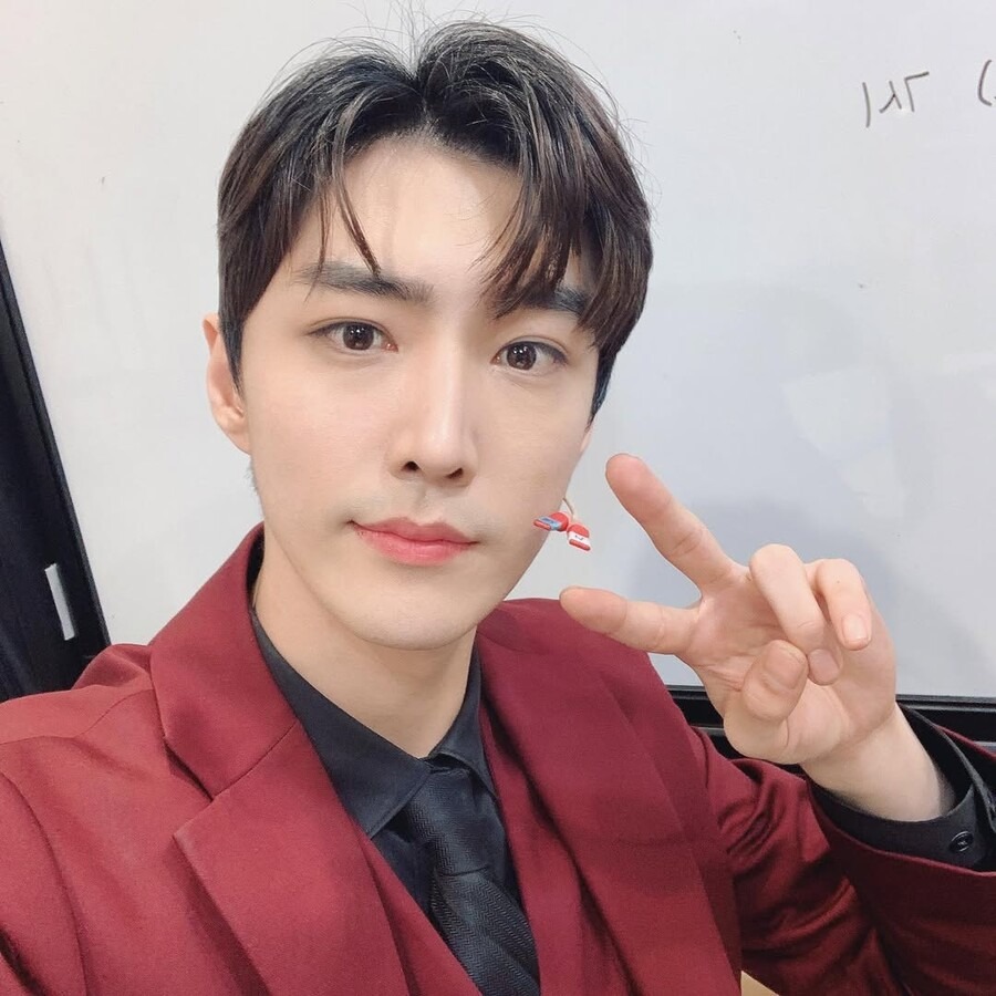 1 tài tử bị bạn gái tung biên lai 