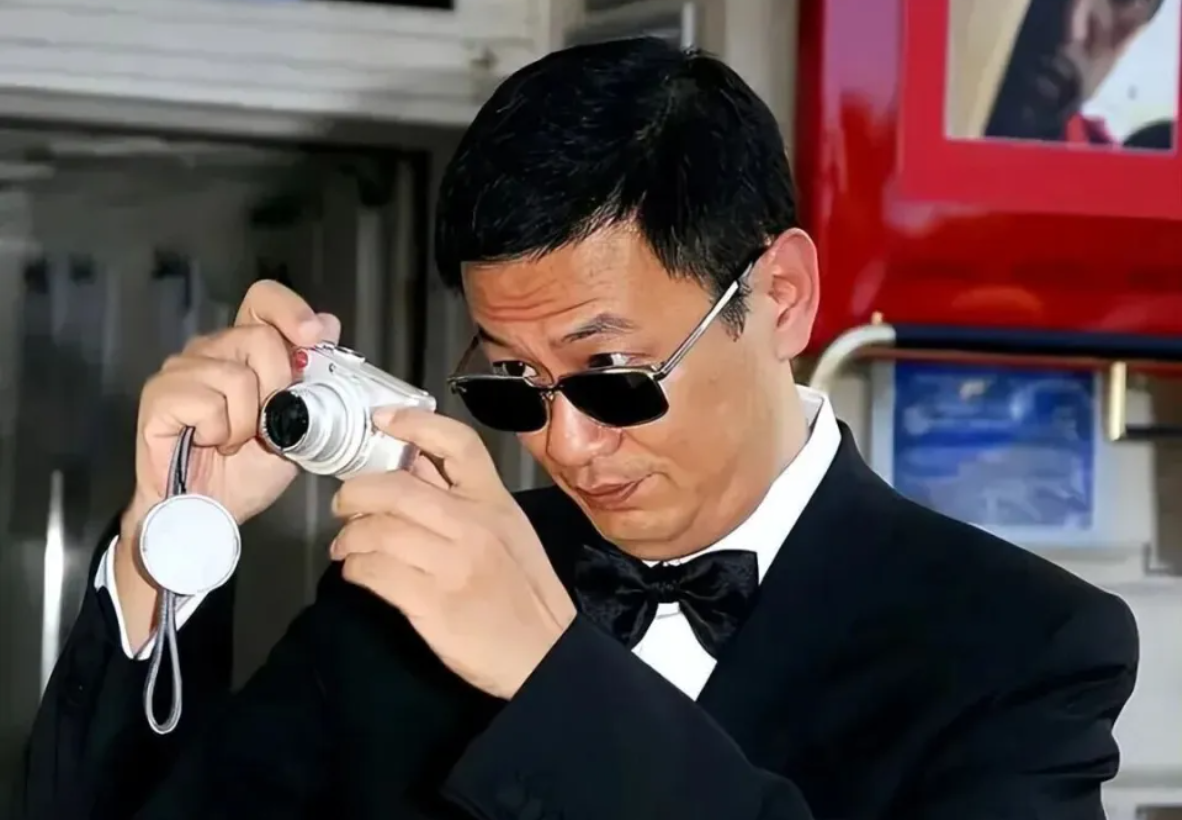 Ngoại lệ duy nhất của “ông lớn” kiểm soát Song Hye Kyo, làm khổ cả showbiz- Ảnh 1.