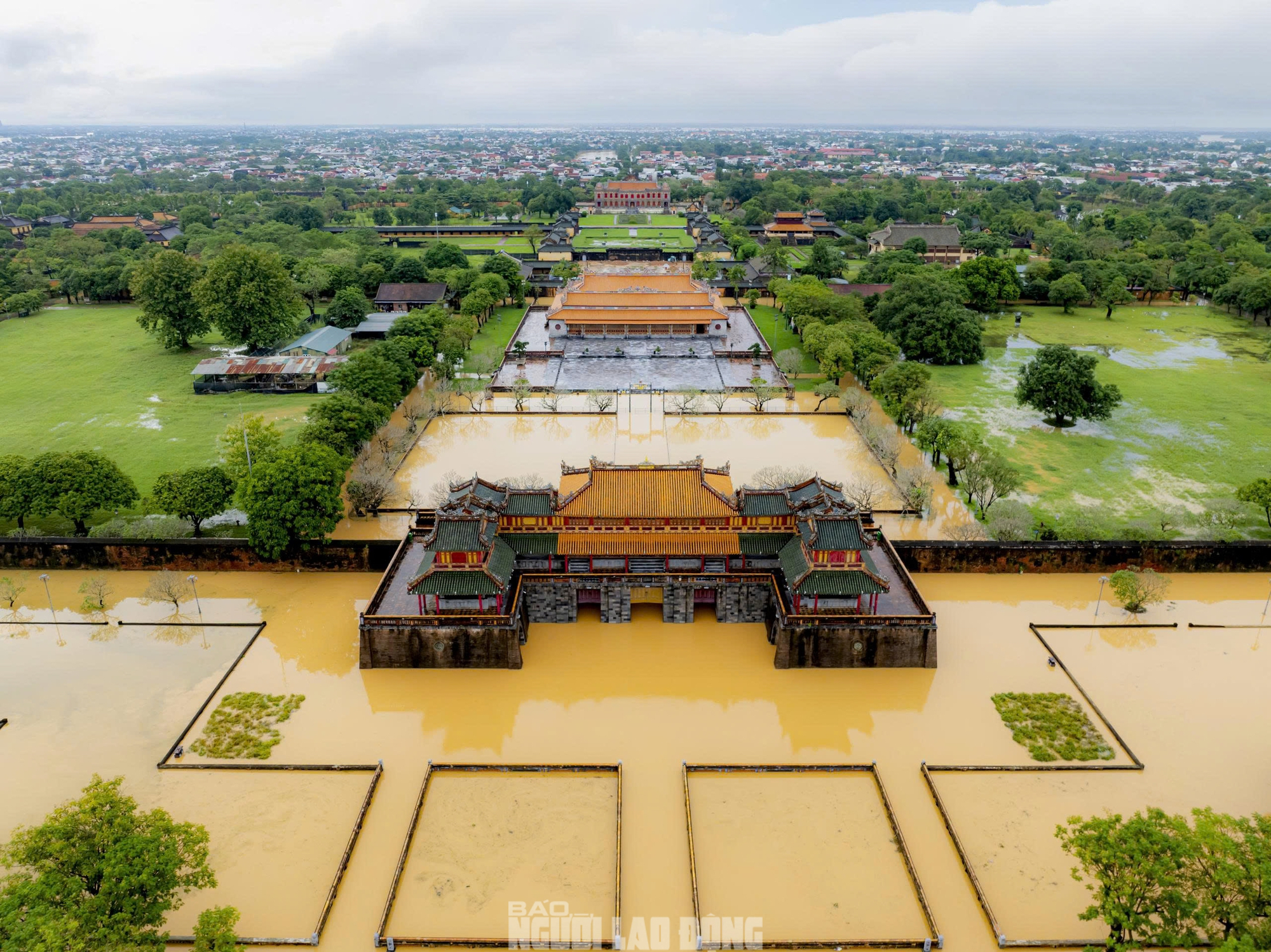 Hình ảnh mới nhất về di tích Đại nội Huế trong ngày lũ "tập 3"- Ảnh 5.