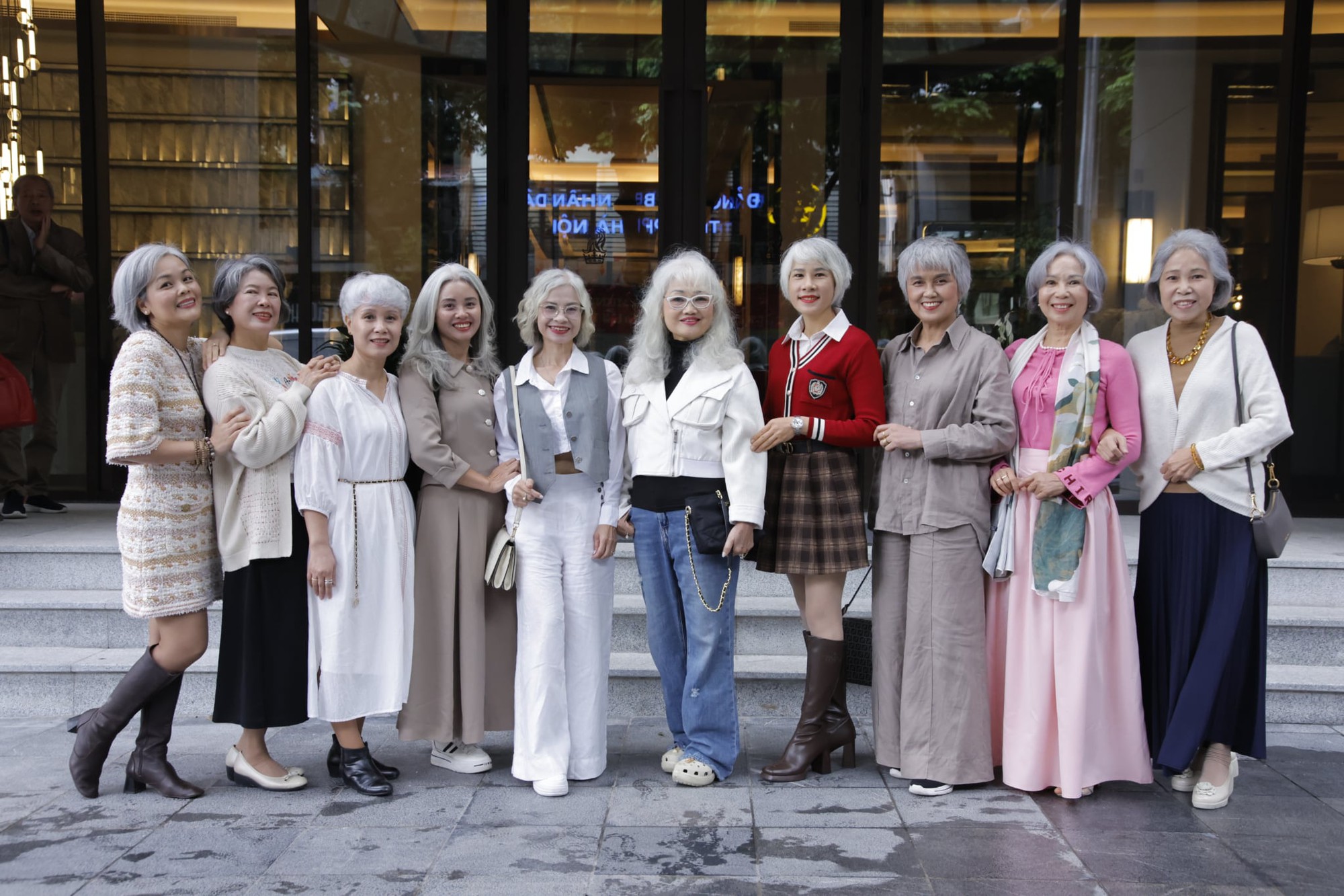 “Hội Tóc Bạc Lấp Lánh” slay nhất Thủ đô: Chúng tôi không phải phú bà- Ảnh 7.