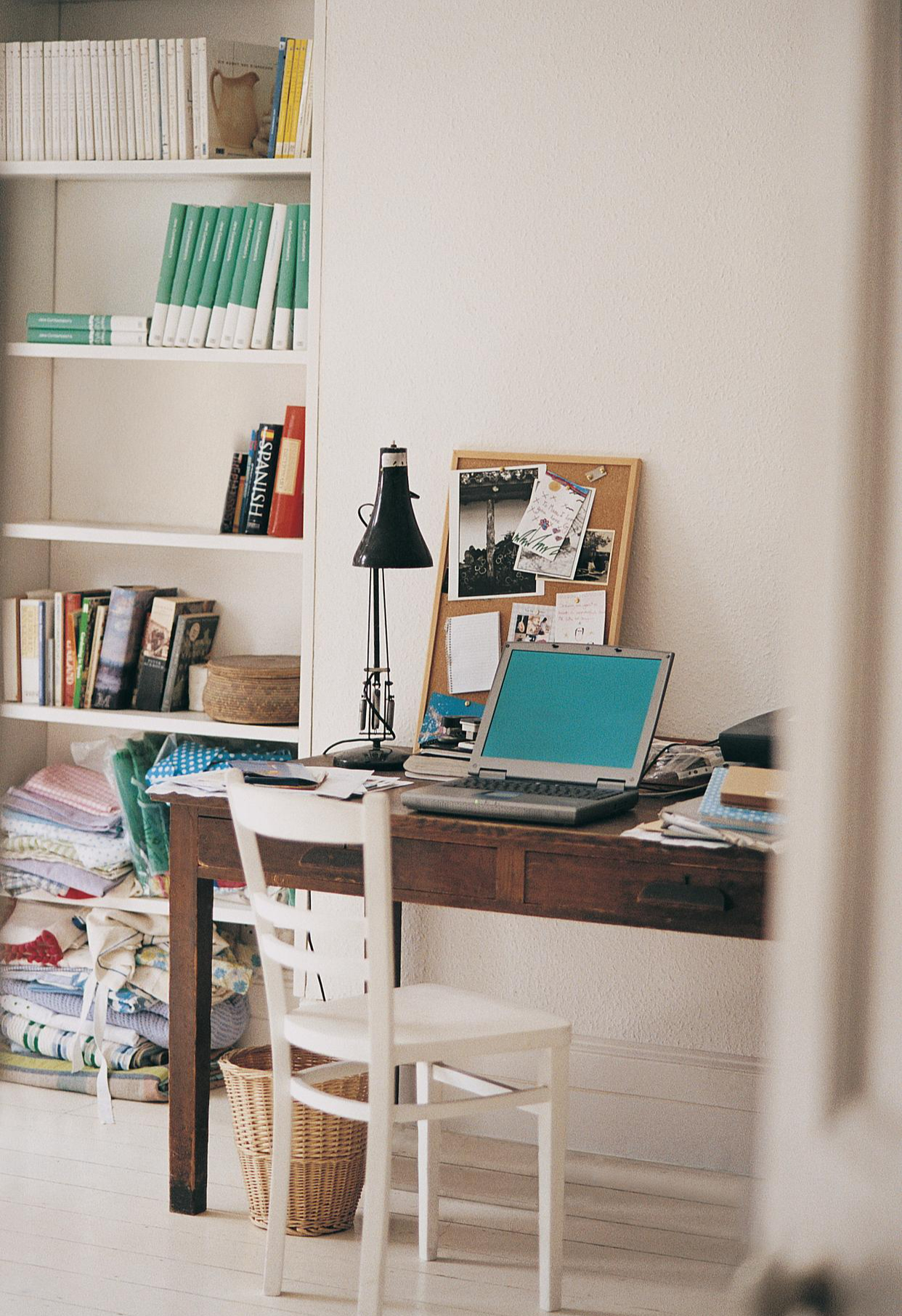 3 vị trí tuyệt đối đừng đặt bàn học của con- Ảnh 1.